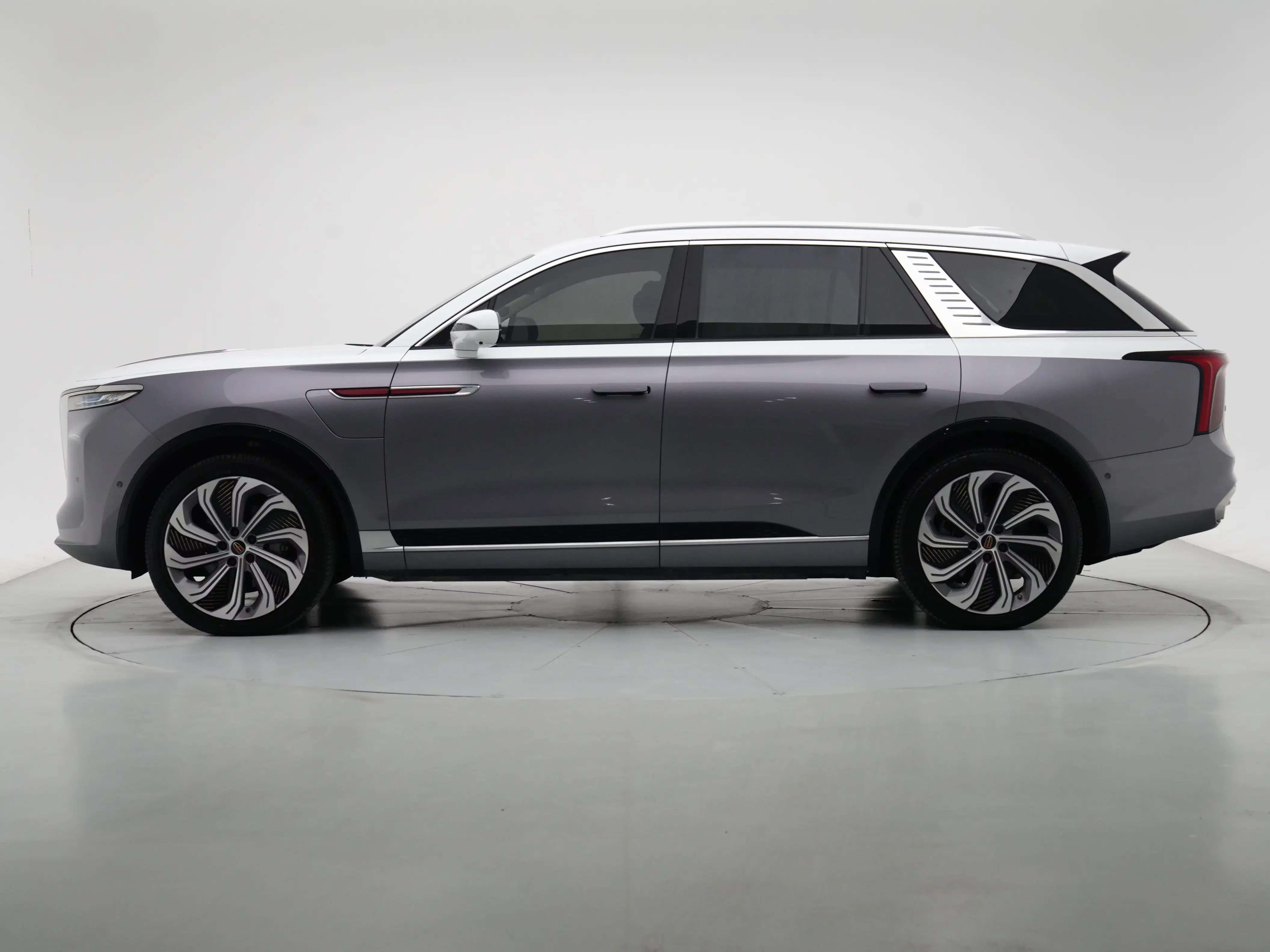 Hongqi E-HS9