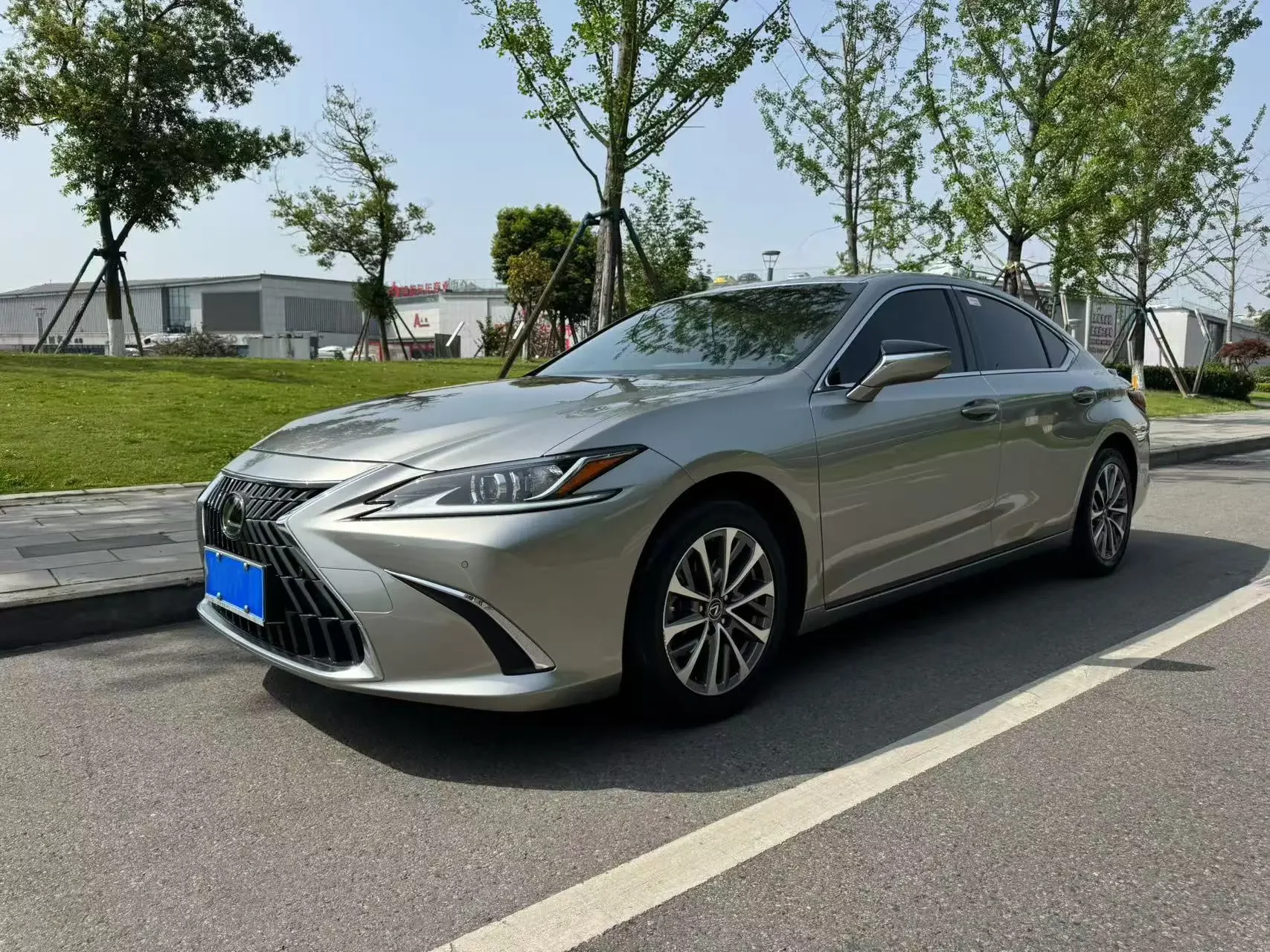 Lexus ES