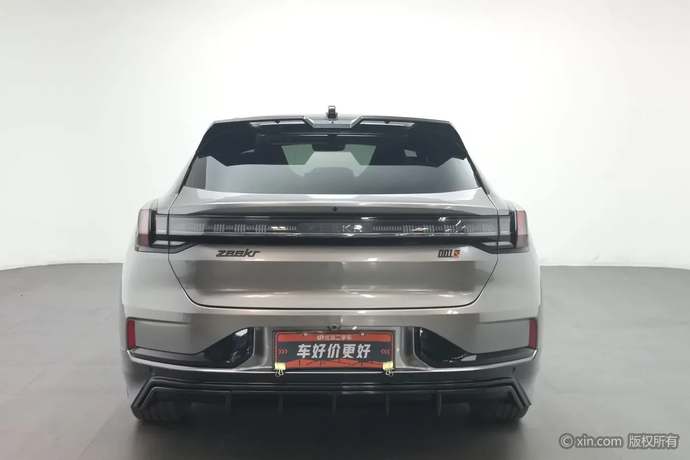 ZEEKR 001