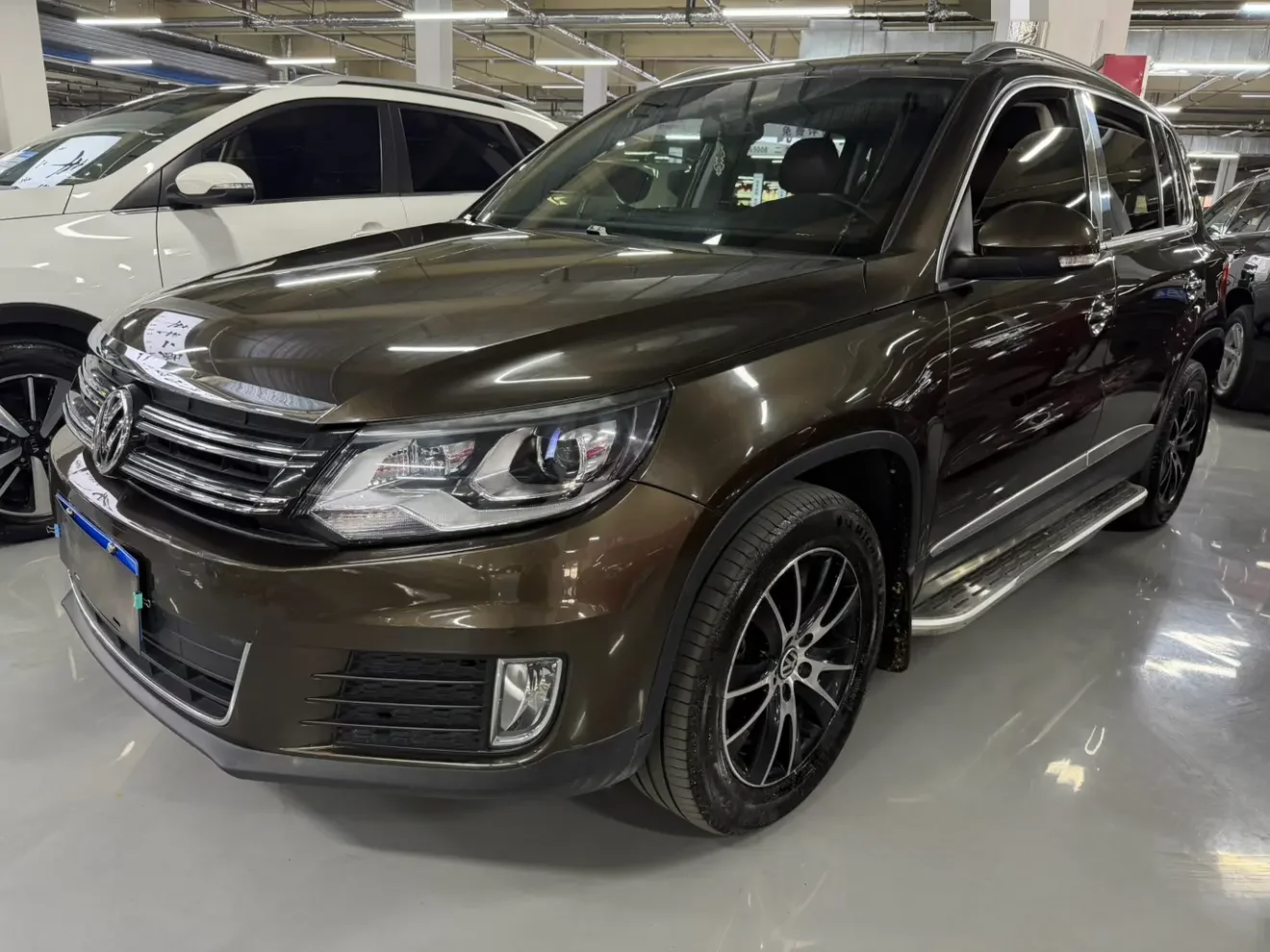 Volkswagen Tiguan (Tharu)