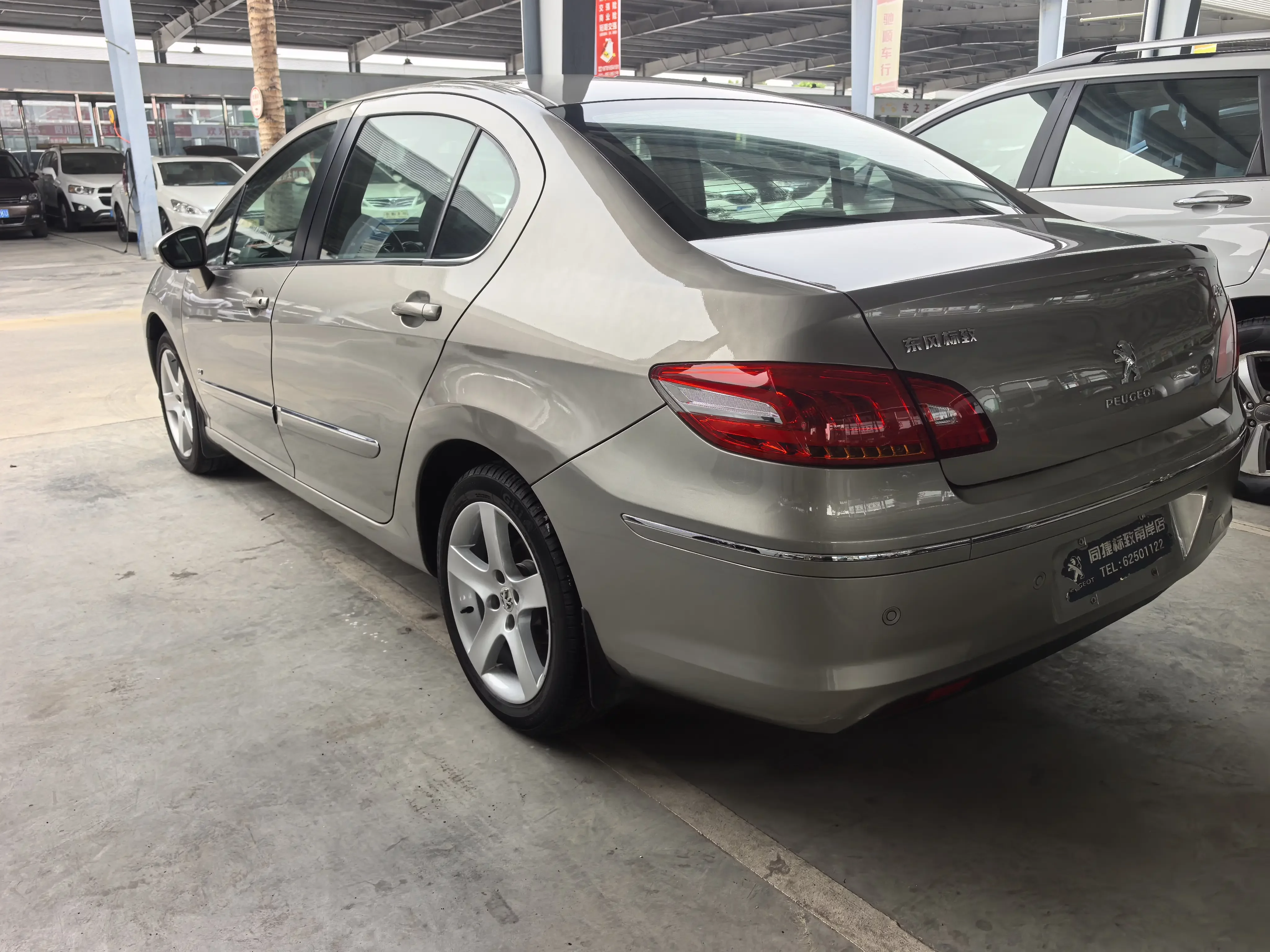 Peugeot 408