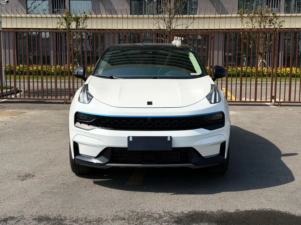 Lynk & Co 05