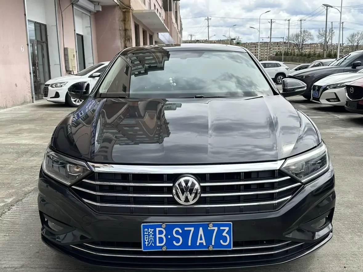 Volkswagen Sagitar