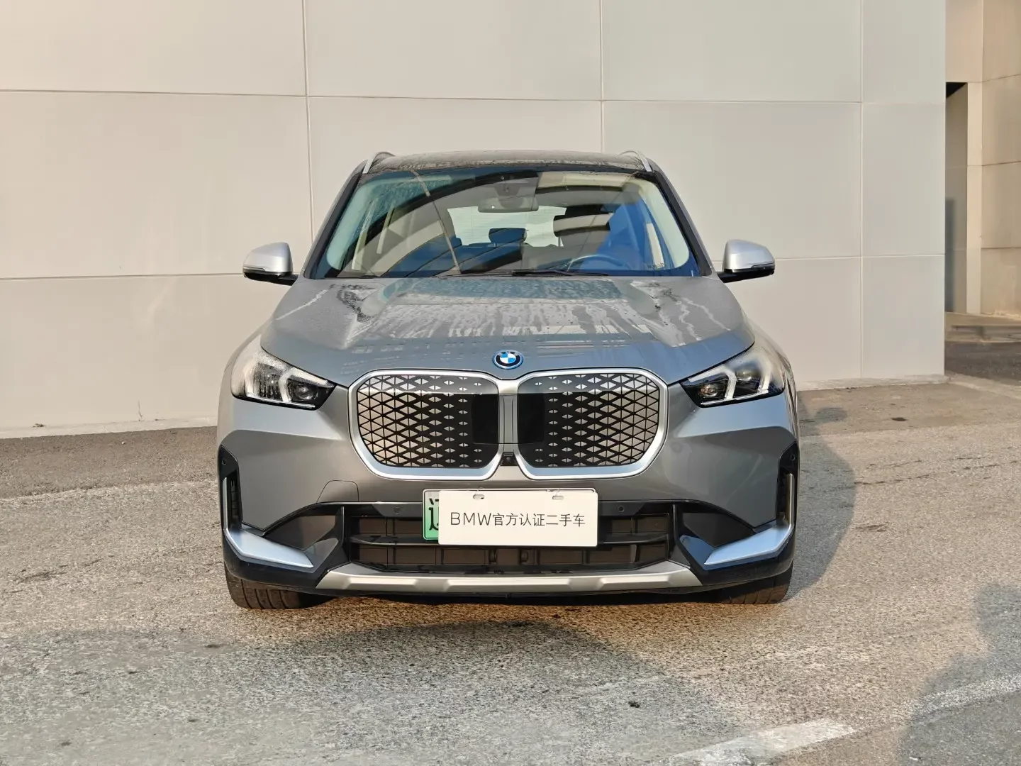 BMW iX1