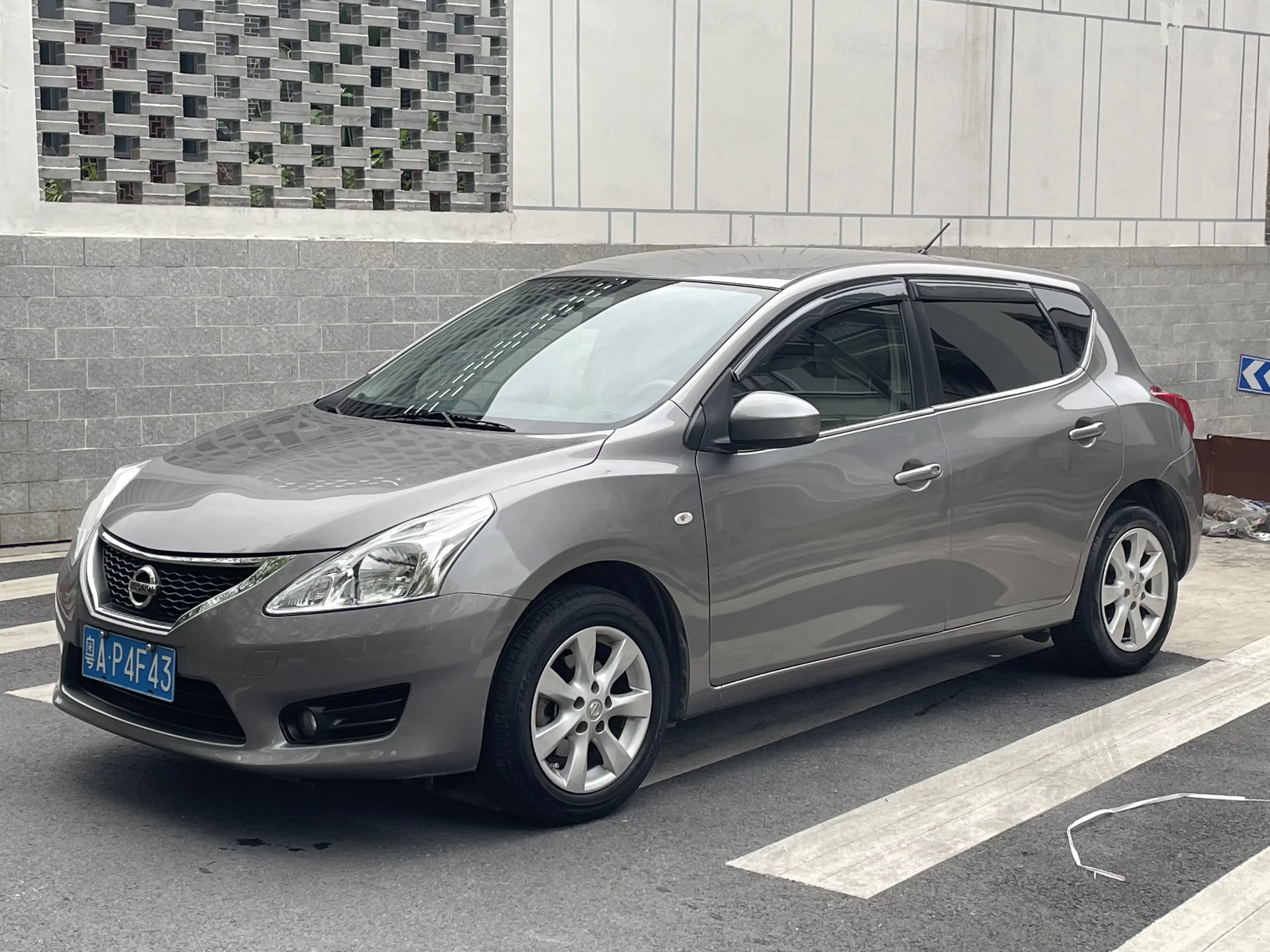 Nissan Tiida
