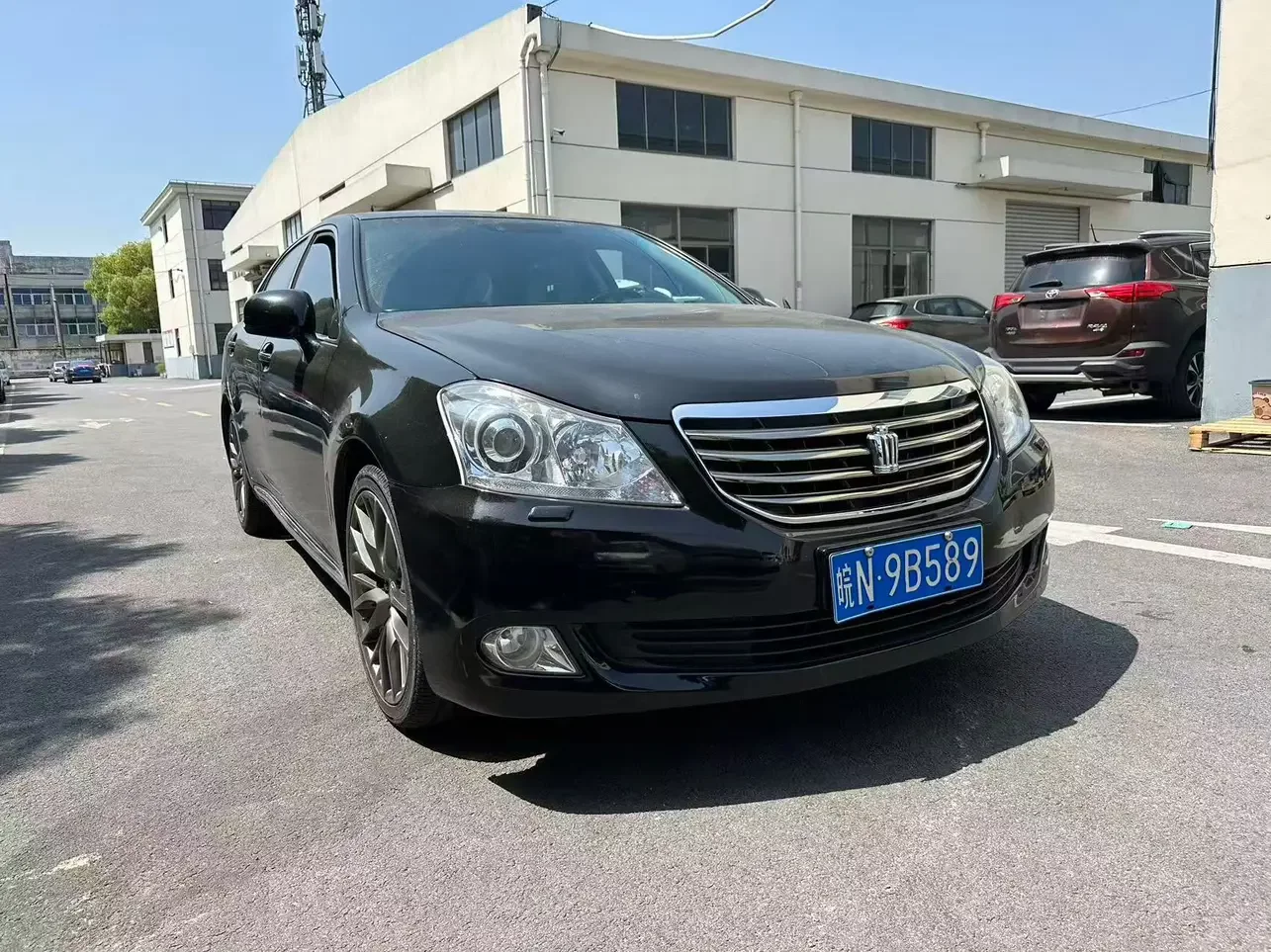 Toyota crown