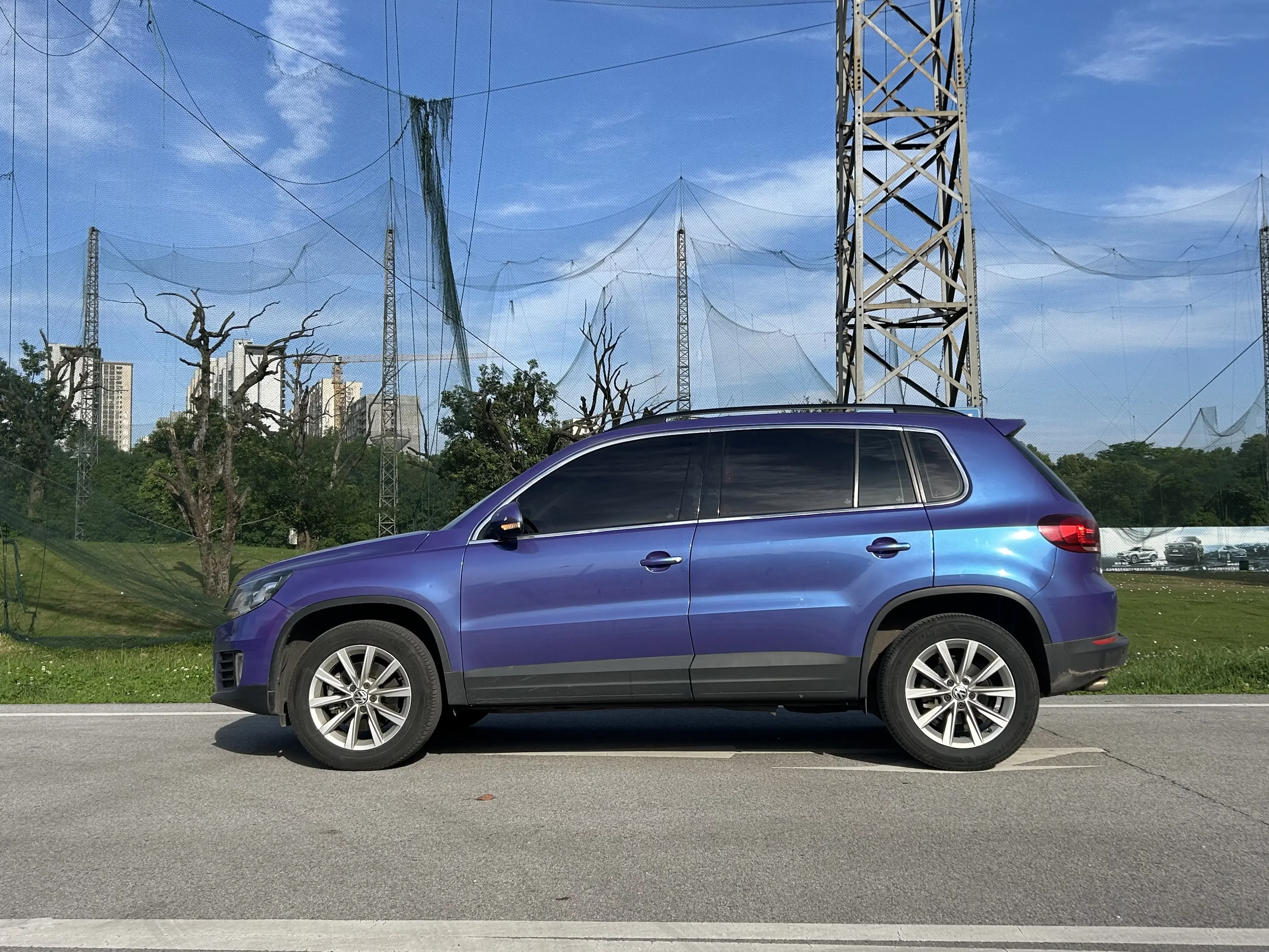 Volkswagen Tiguan (Tharu)