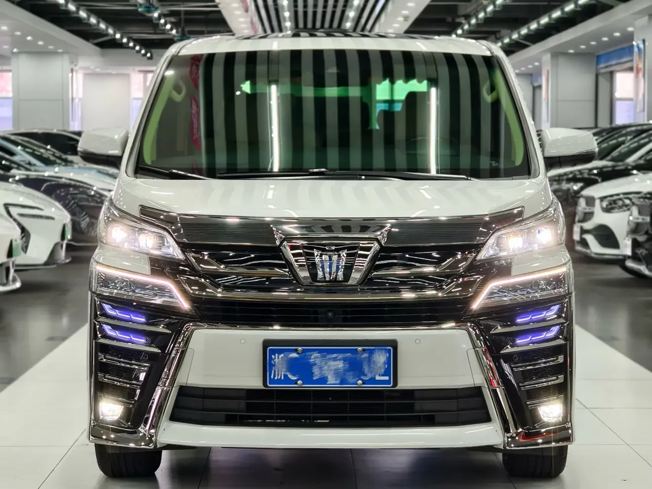 Toyota Crown Wellfire