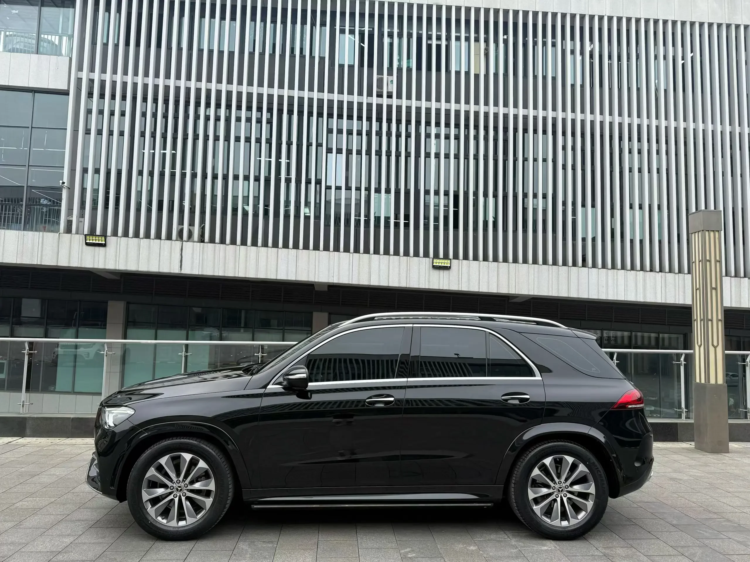 Mercedes-Benz GLE (Imported)