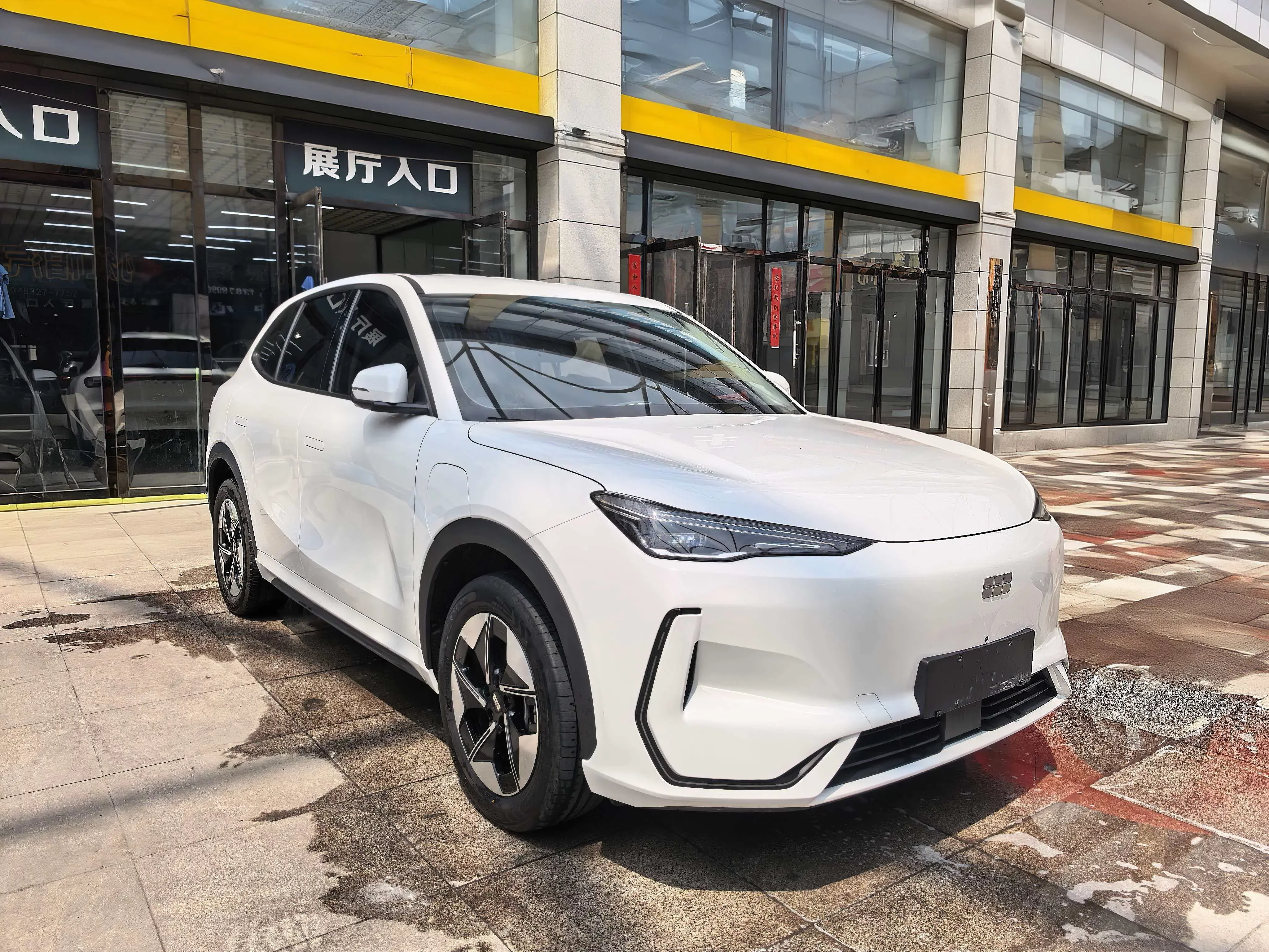 Geely Galaxy E5