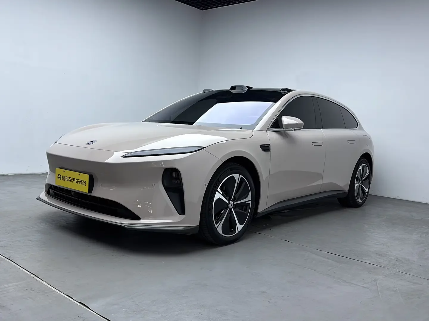 NIO ET5T  из Китая