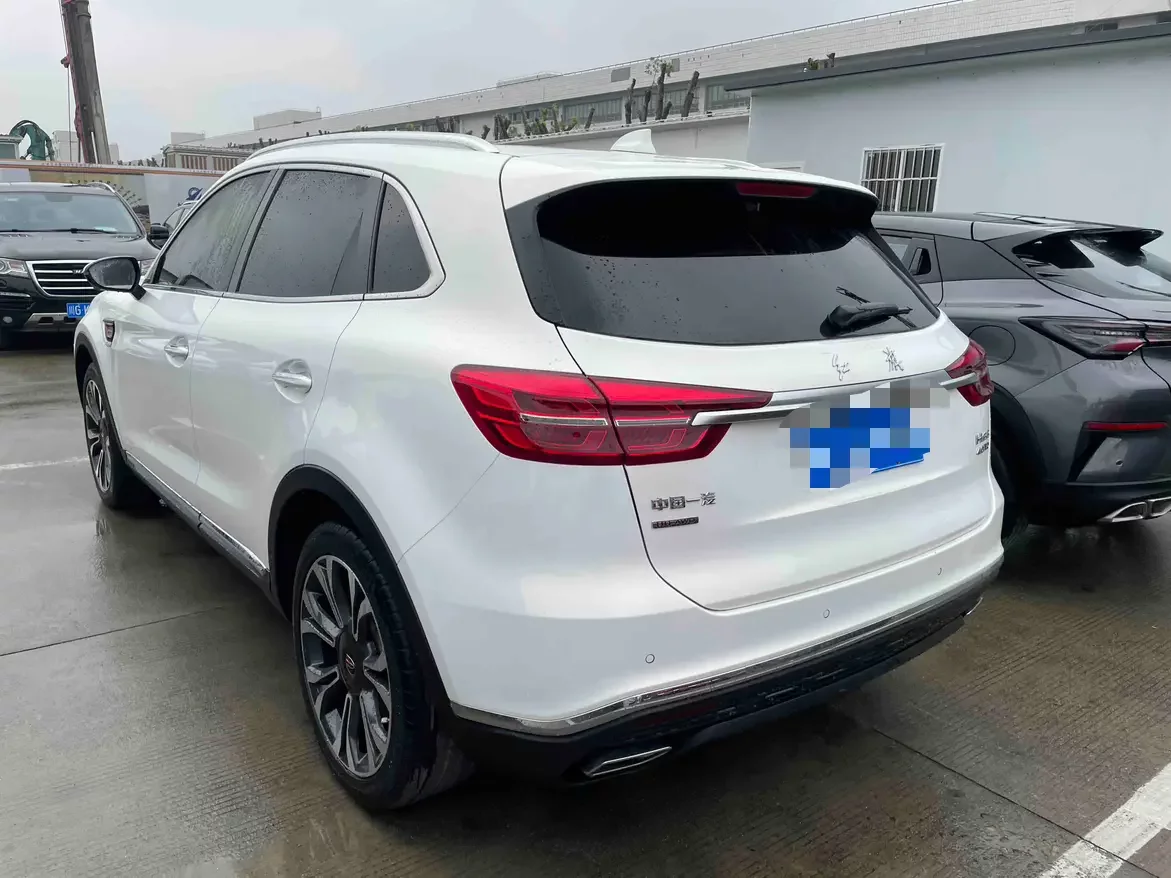Hongqi HS5
