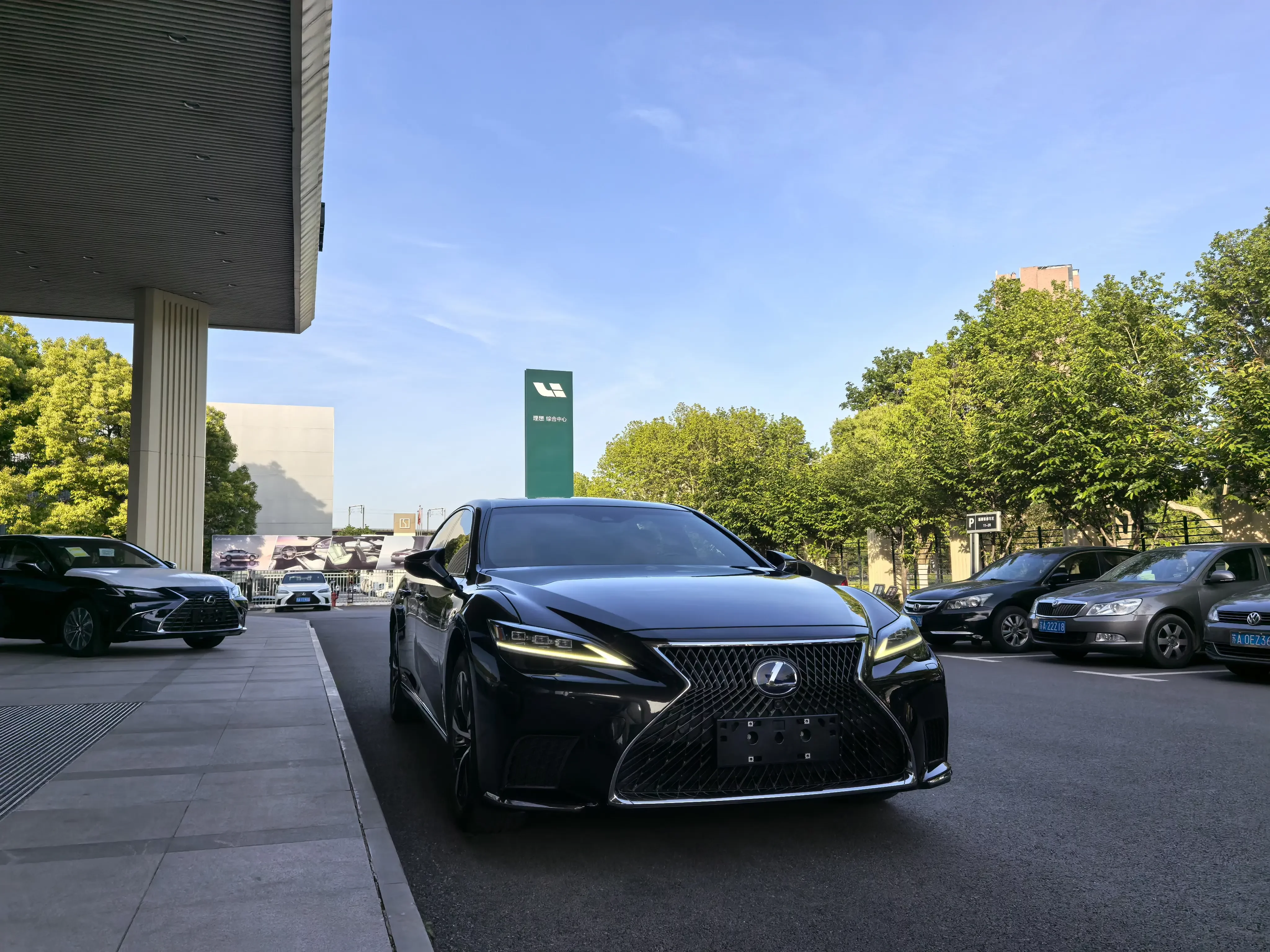 Lexus LS