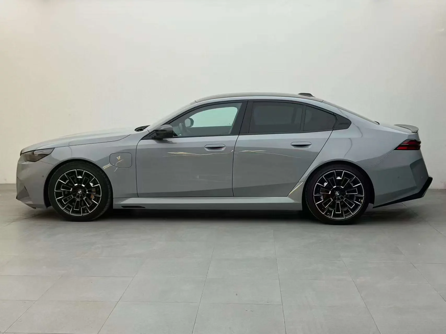 BMW M5 PHEV
