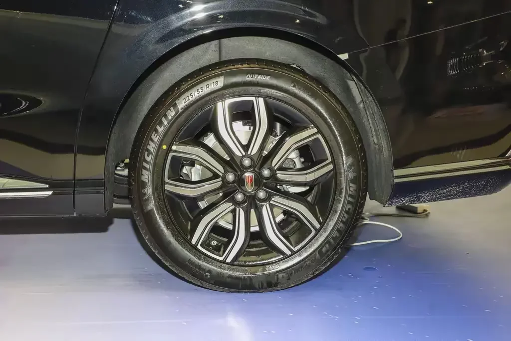 Hongqi HQ9