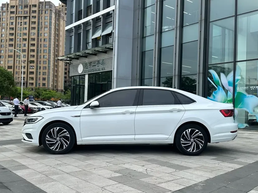 Volkswagen Sagitar