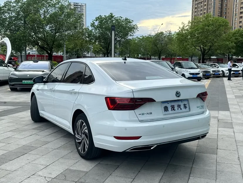 Volkswagen Sagitar