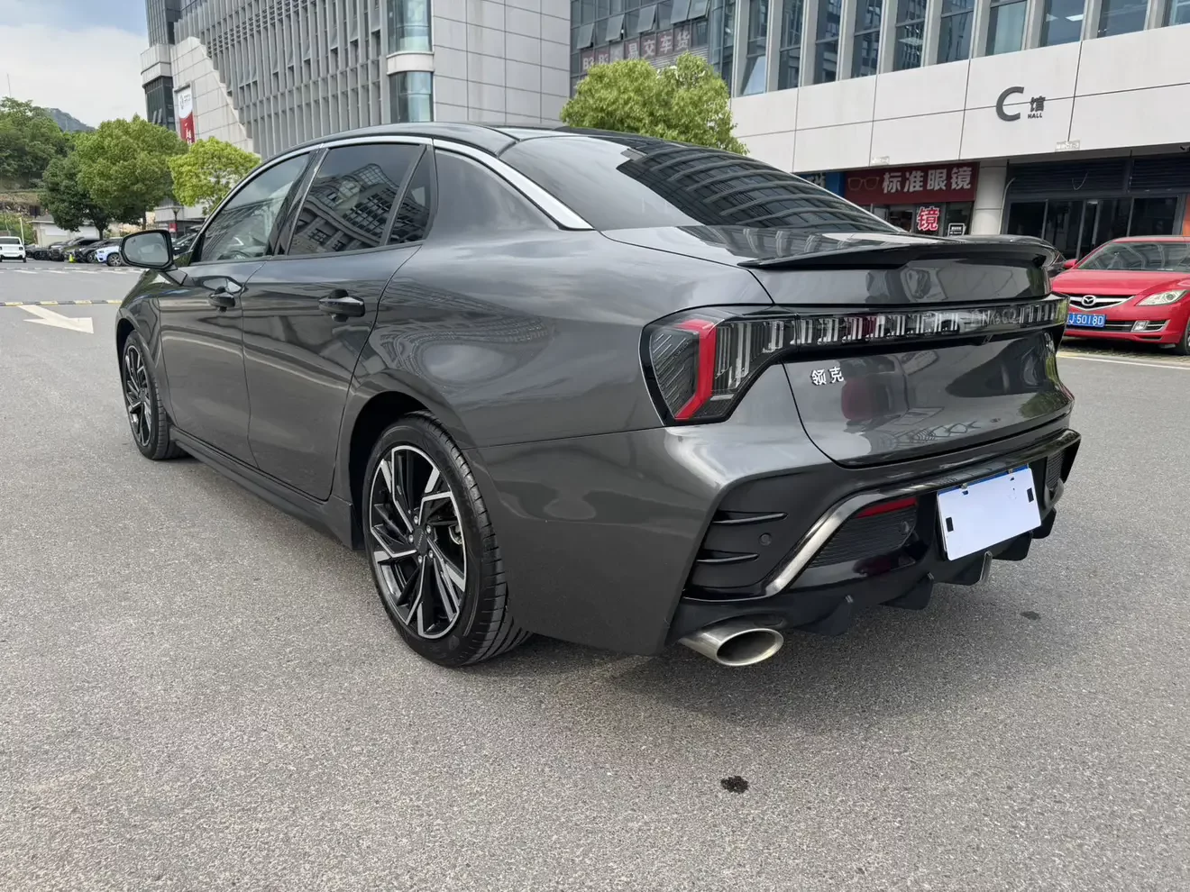 Lynk & Co 03