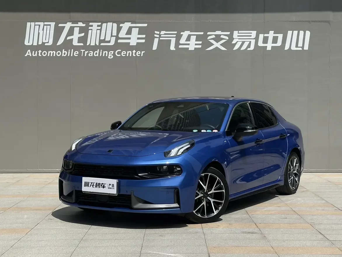 Lynk & Co 03