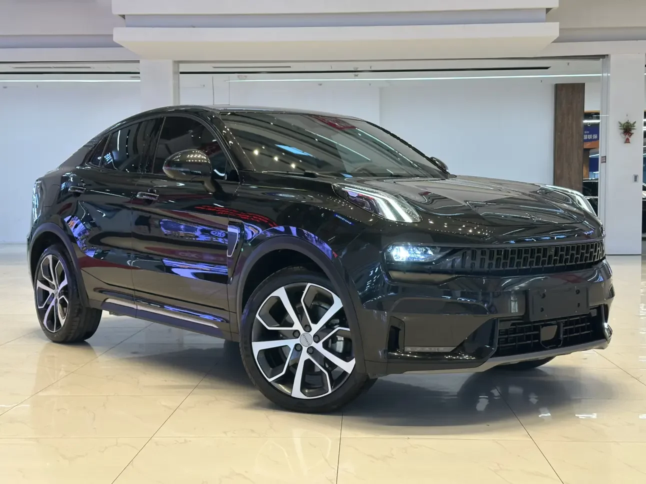 Lynk & Co 05