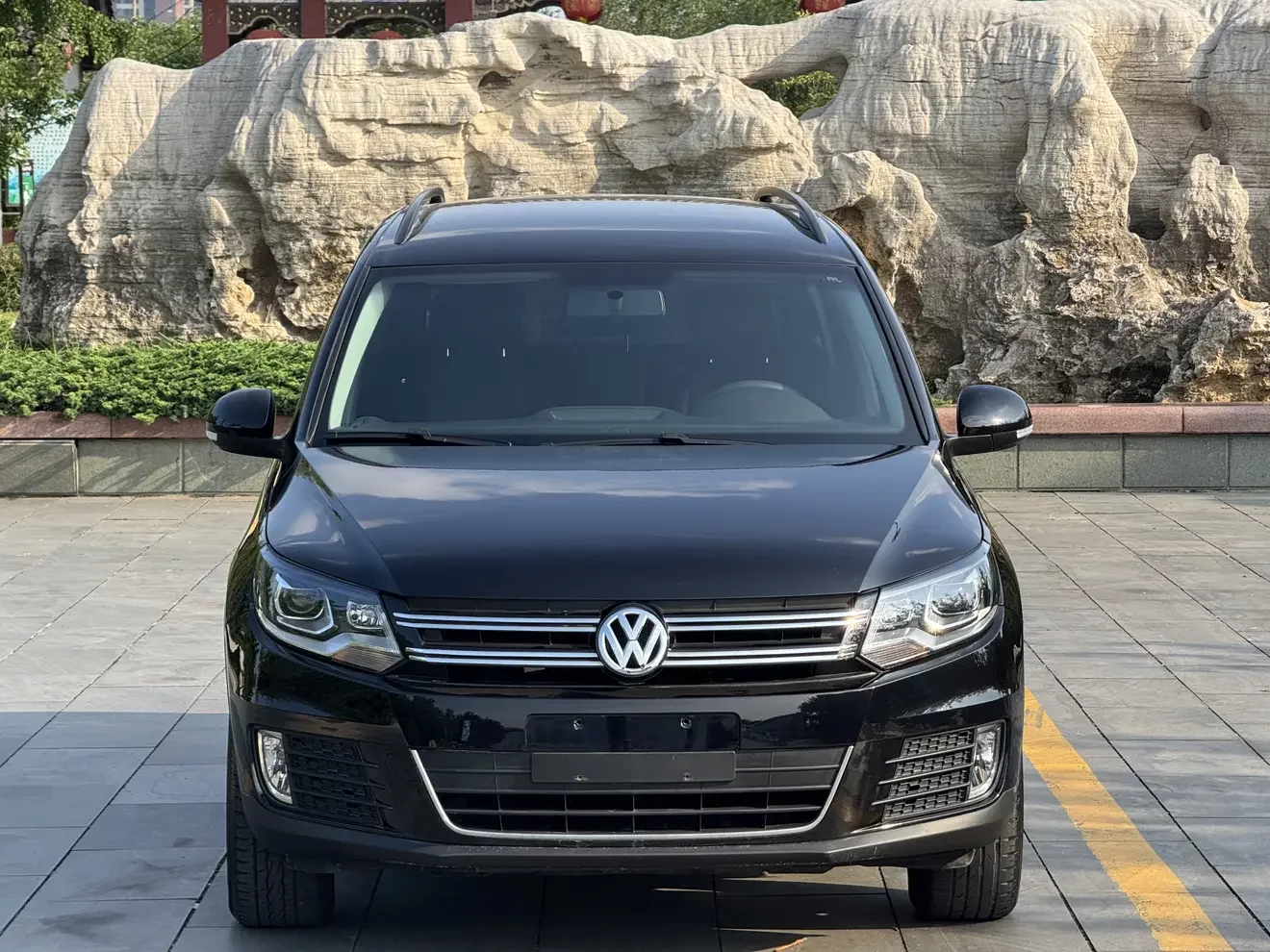 Volkswagen Tiguan (Tharu)