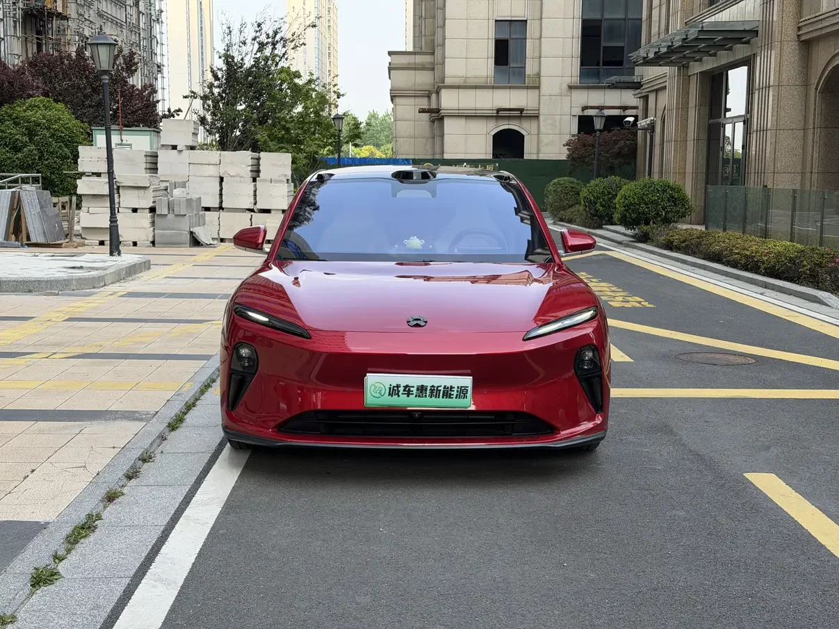 NIO ET5
