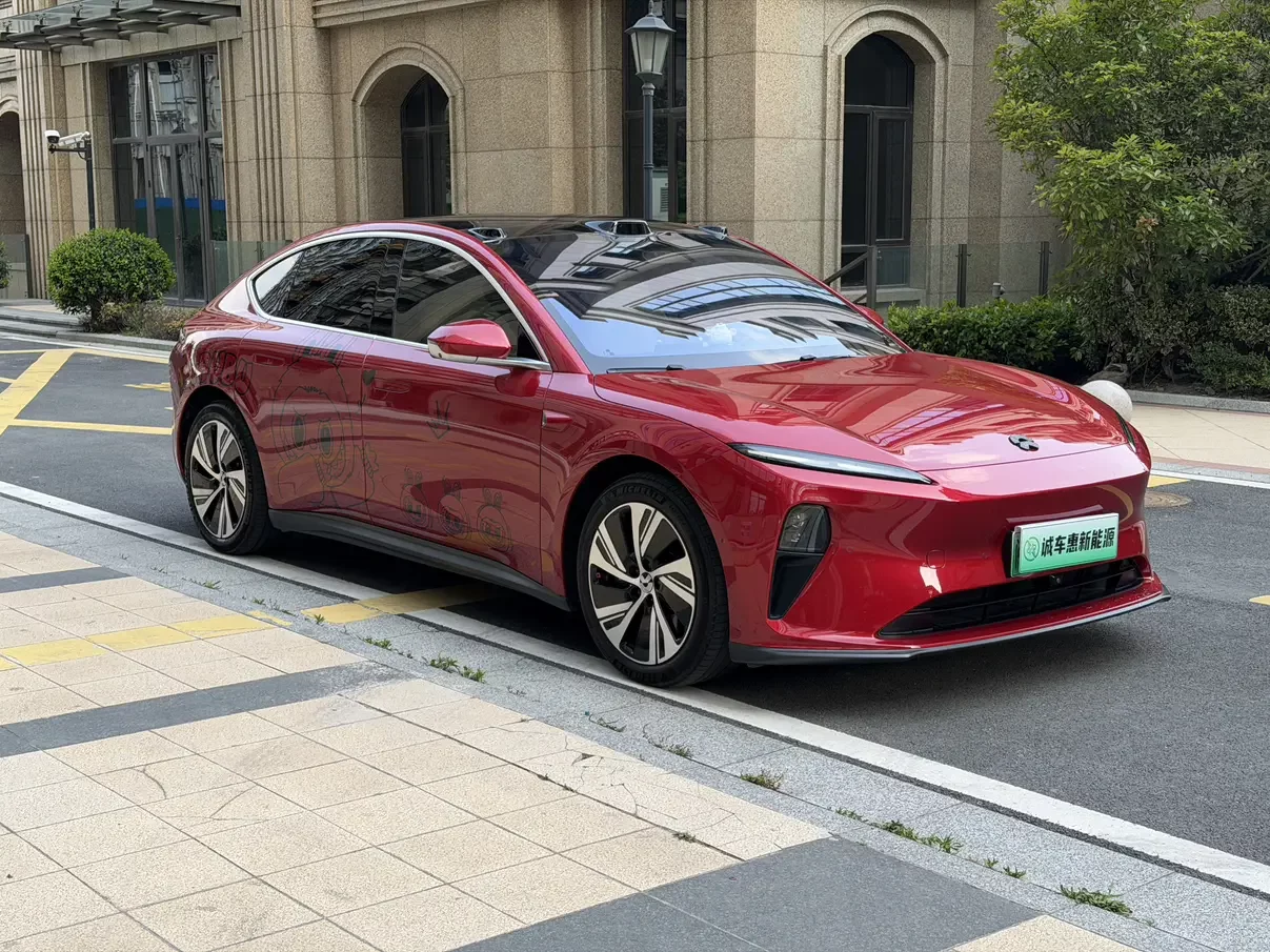 NIO ET5