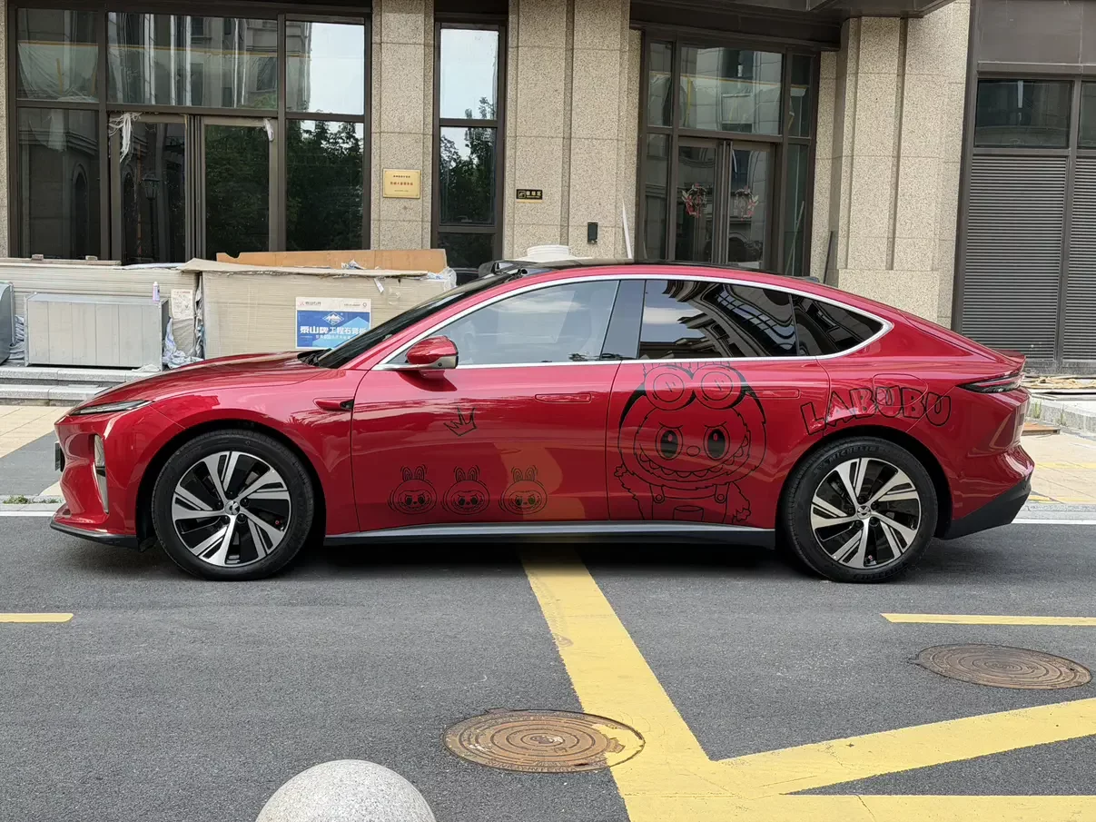 NIO ET5
