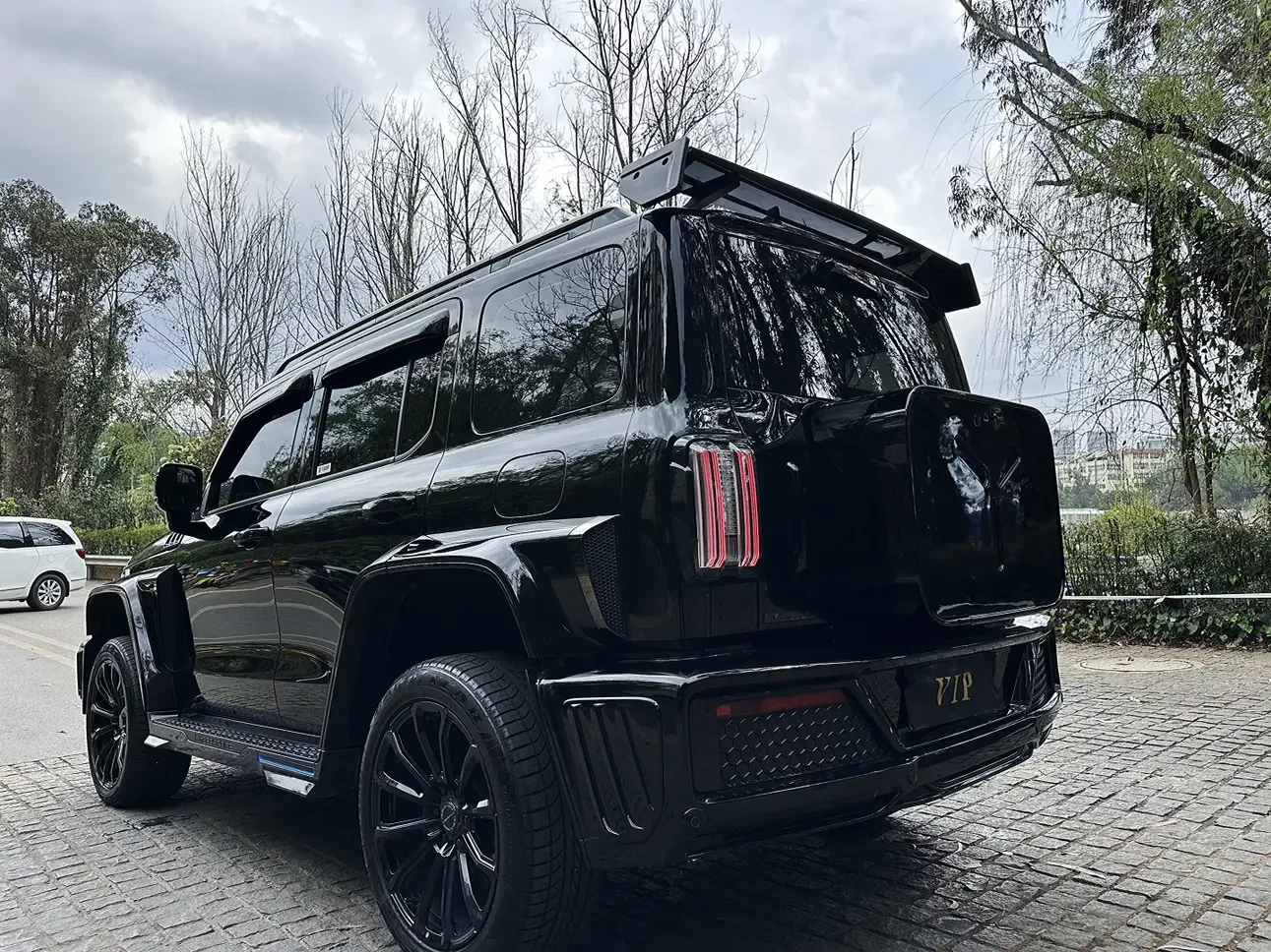 Tank Cyber  300