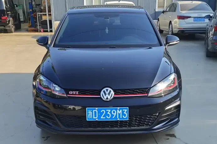 Volkswagen Golf GTI