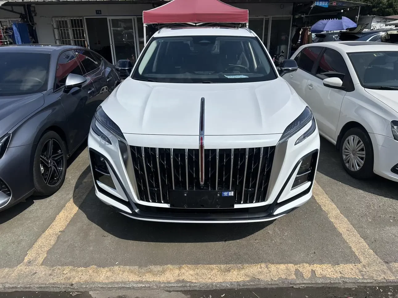 Hongqi HS3