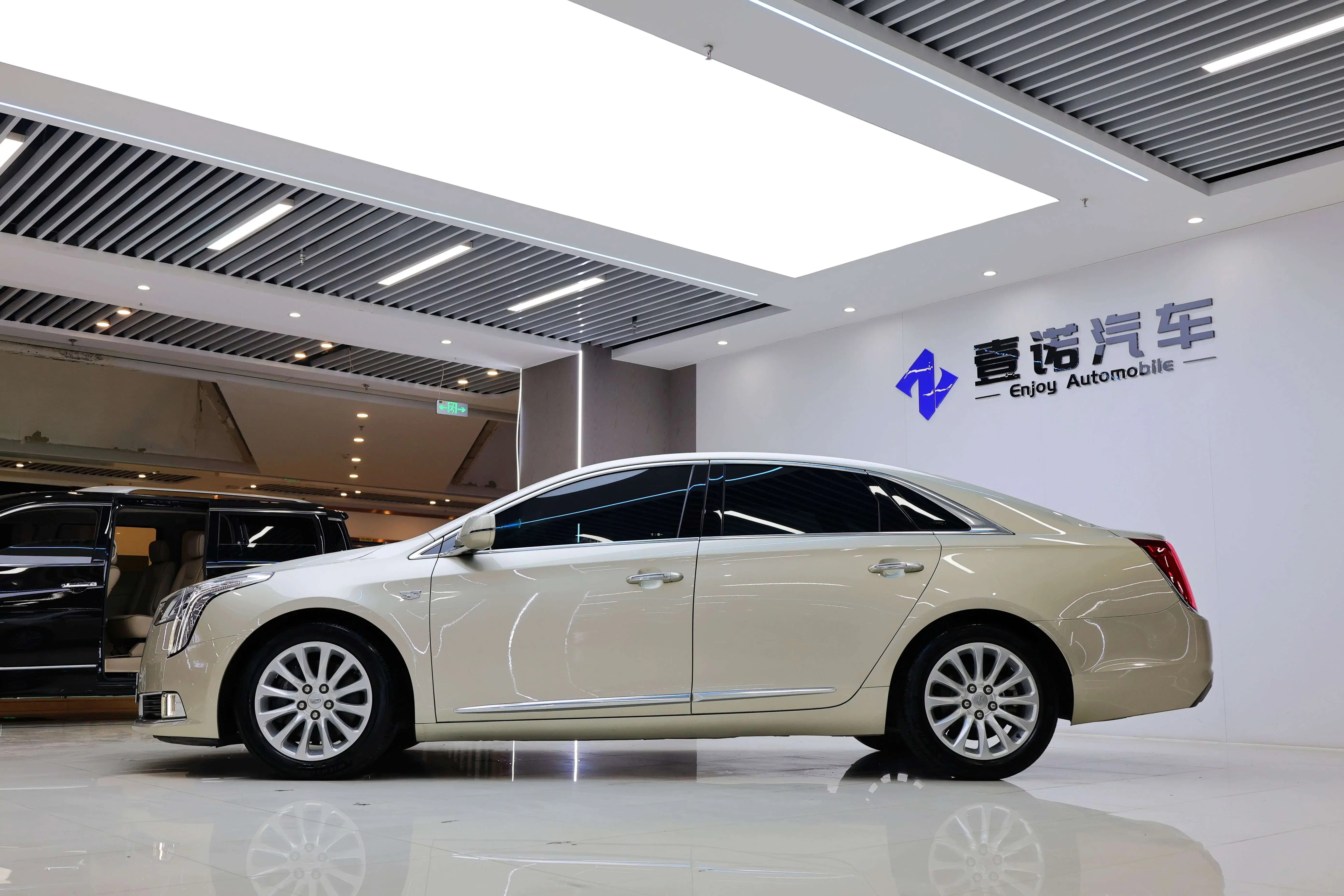 Cadillac XTS