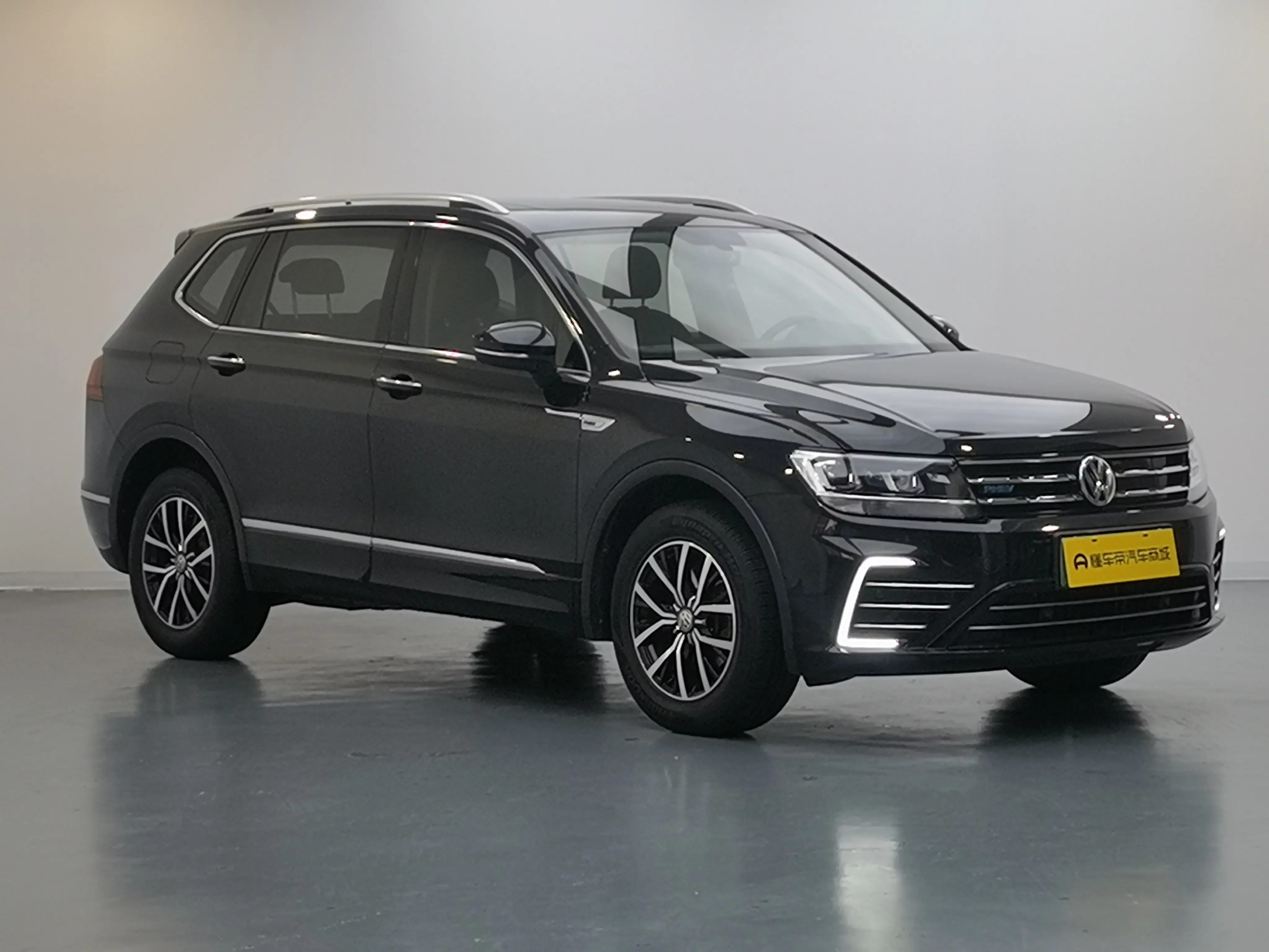 Volkswagen Tiguan L PHEV