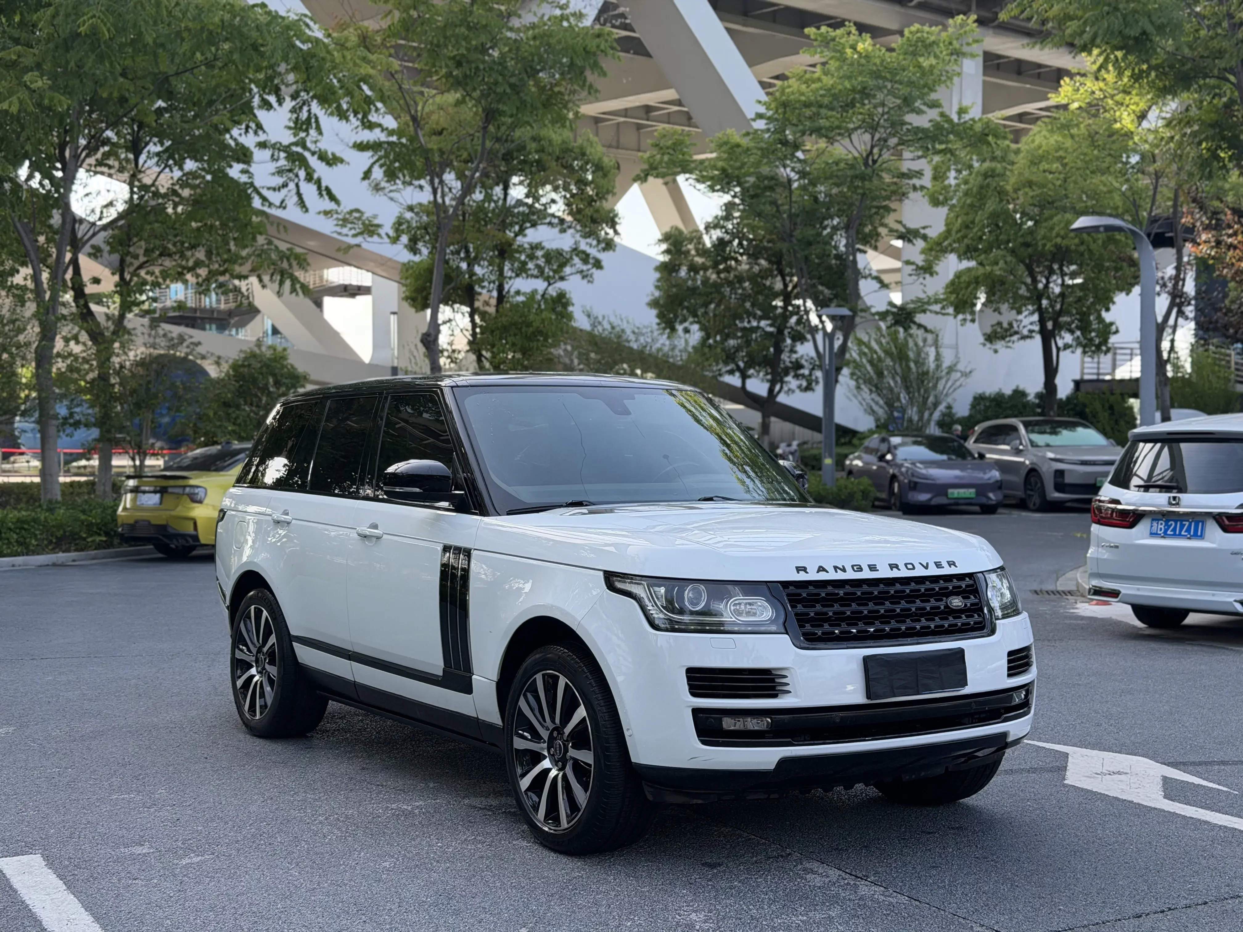 Land Rover range rover