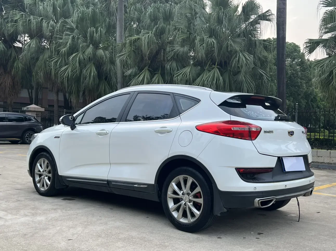 Geely Emgrand GS