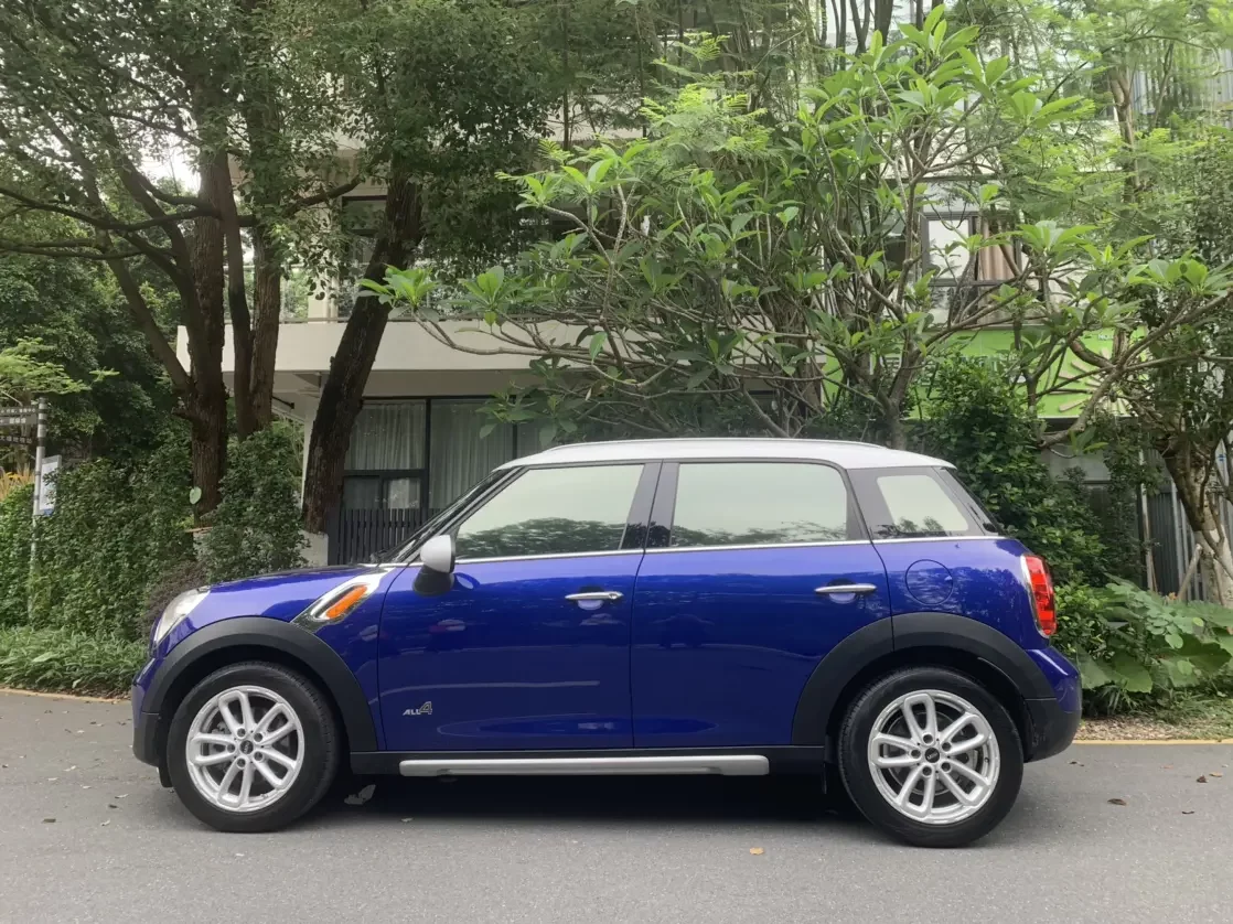 MINI COUNTRYMAN