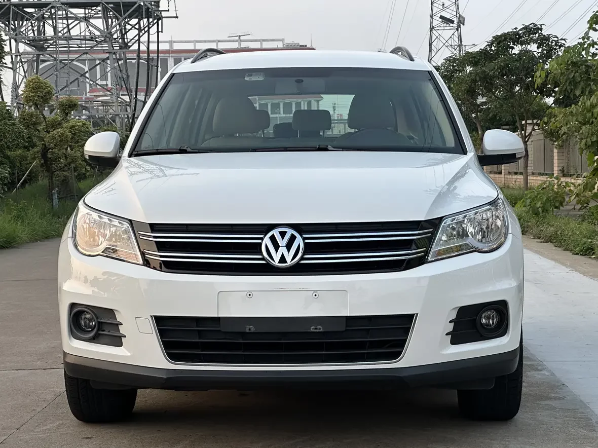 Volkswagen Tiguan (Tharu)