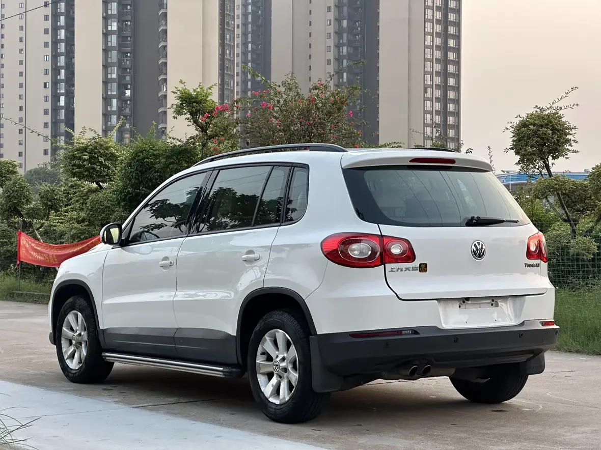 Volkswagen Tiguan (Tharu)