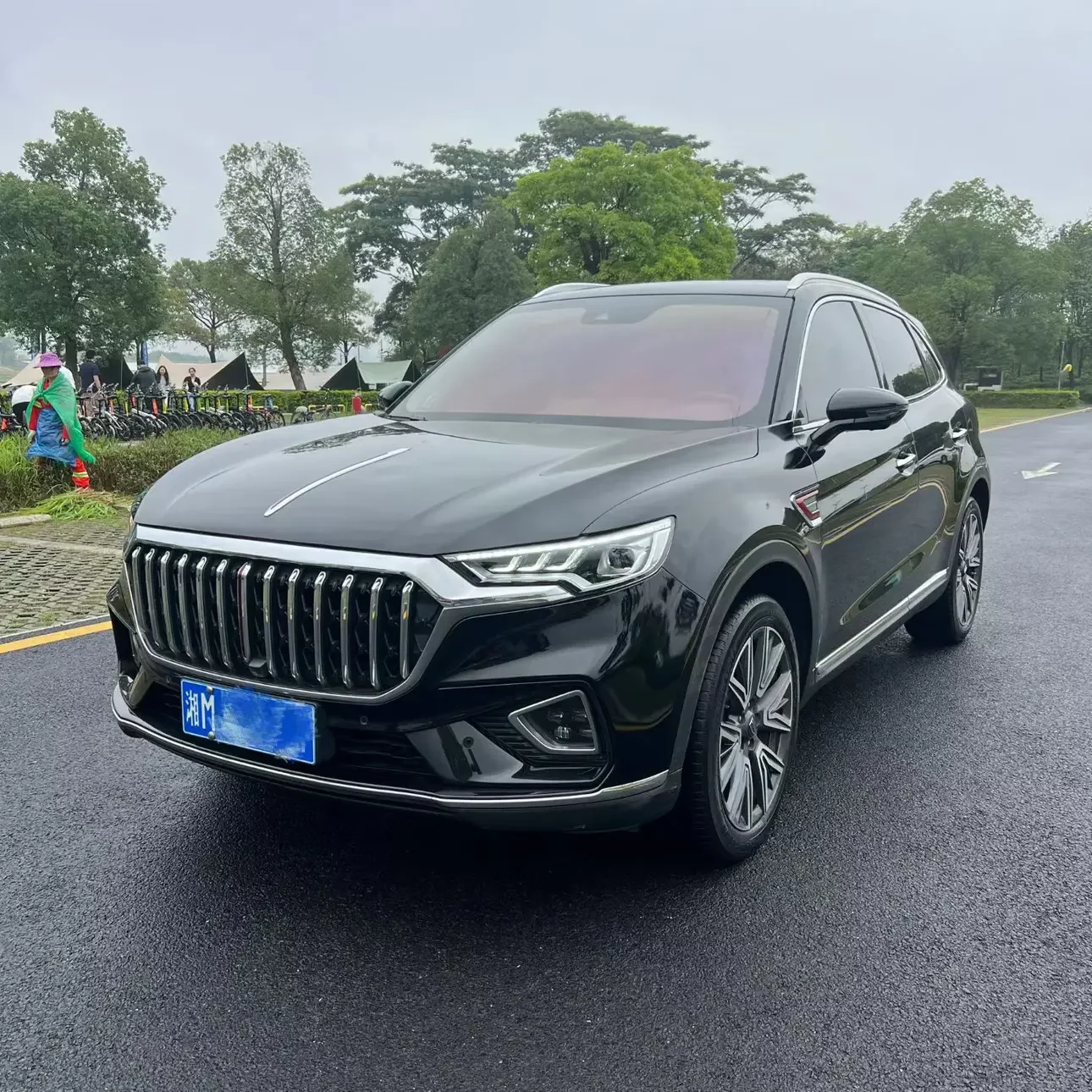 Hongqi HS5