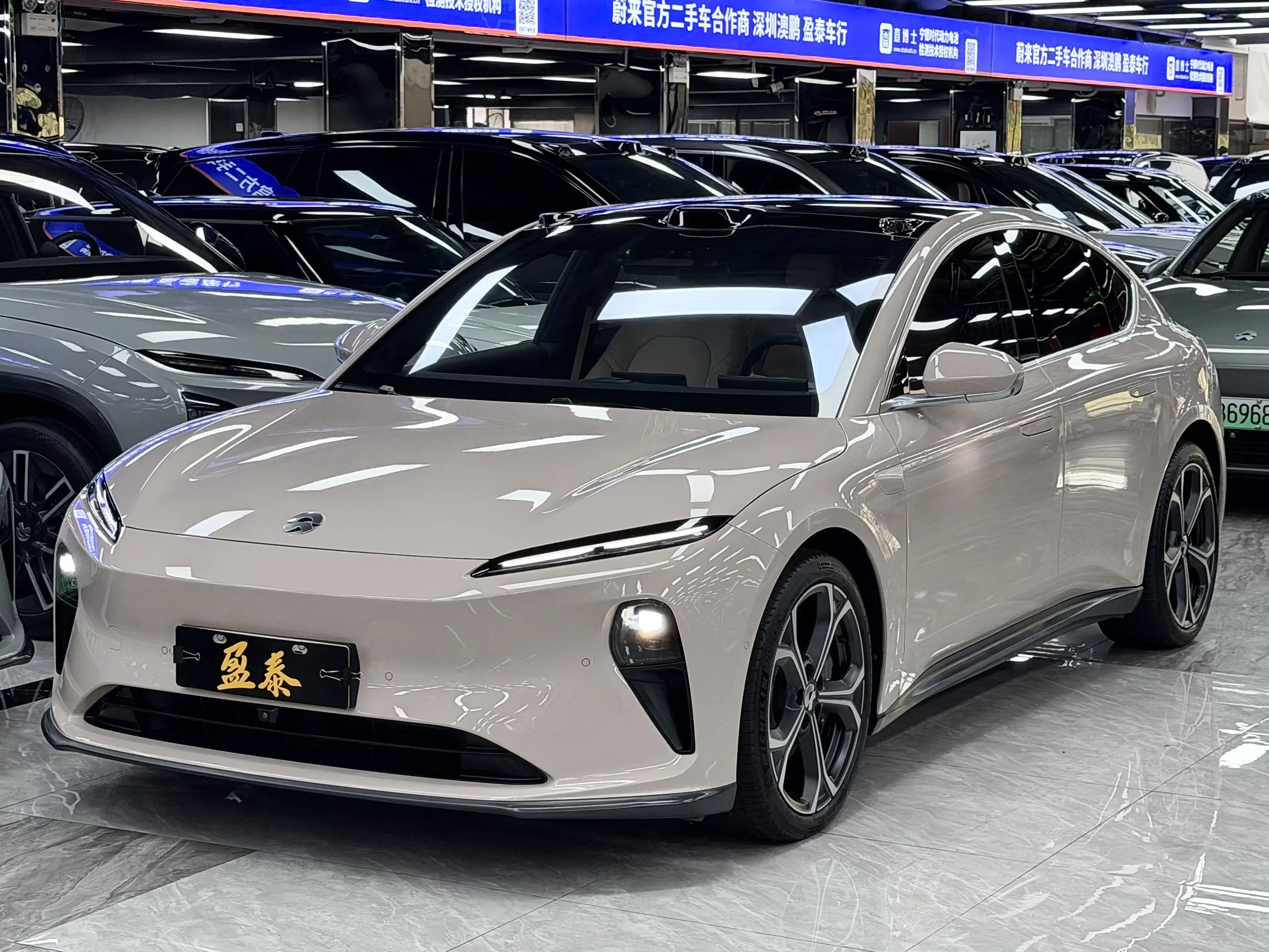 NIO ET5  из Китая
