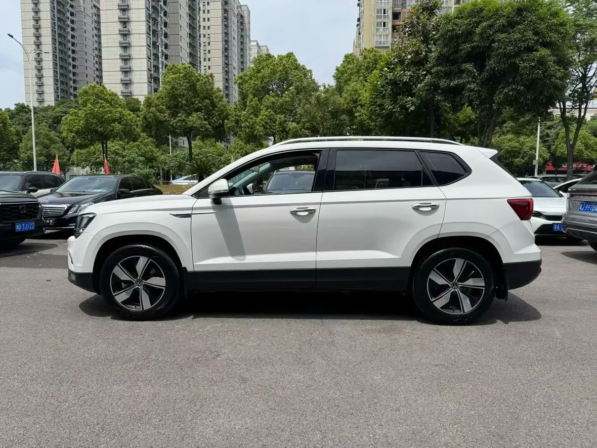 Volkswagen Tharu