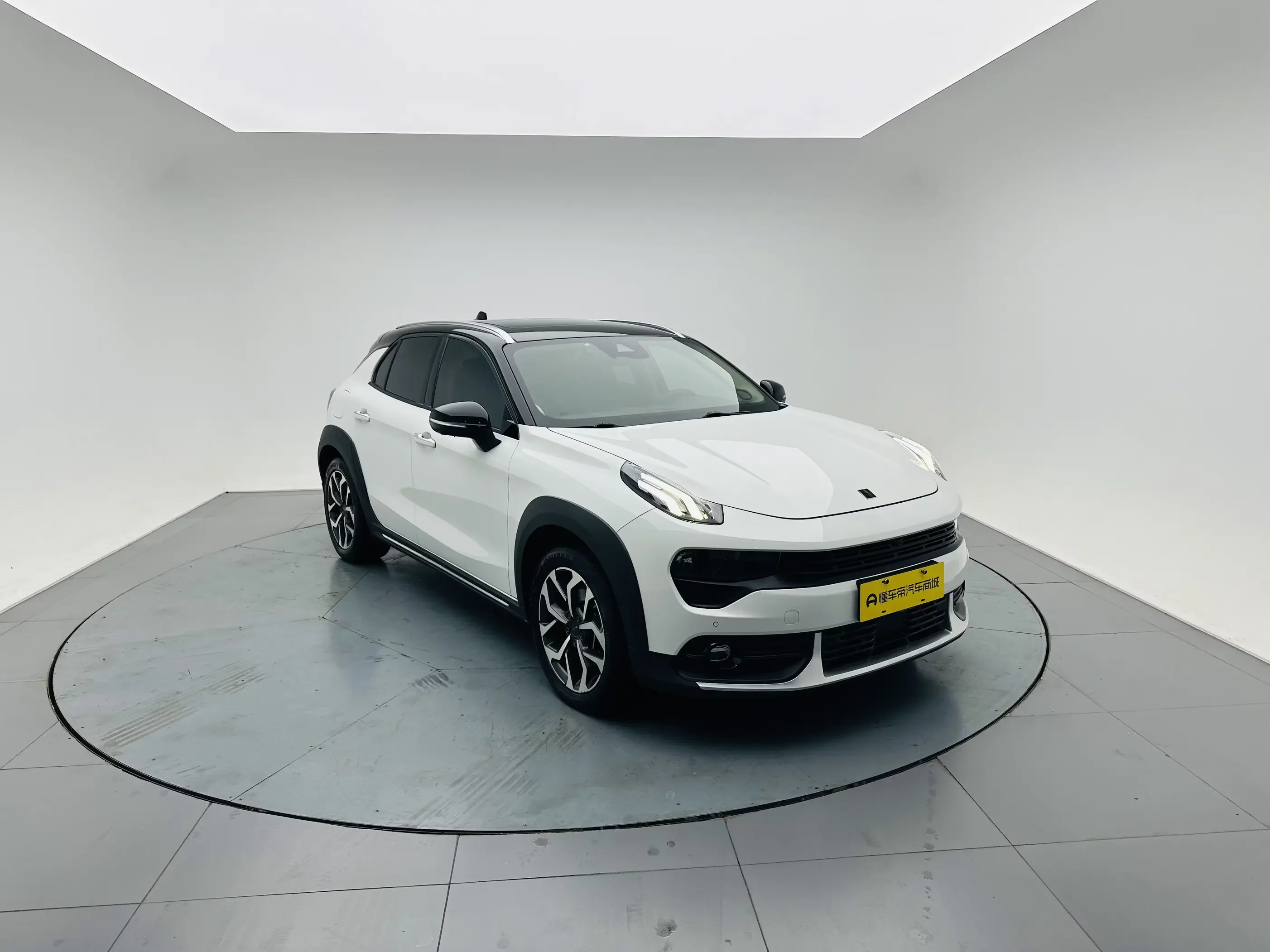 Lynk & Co 02