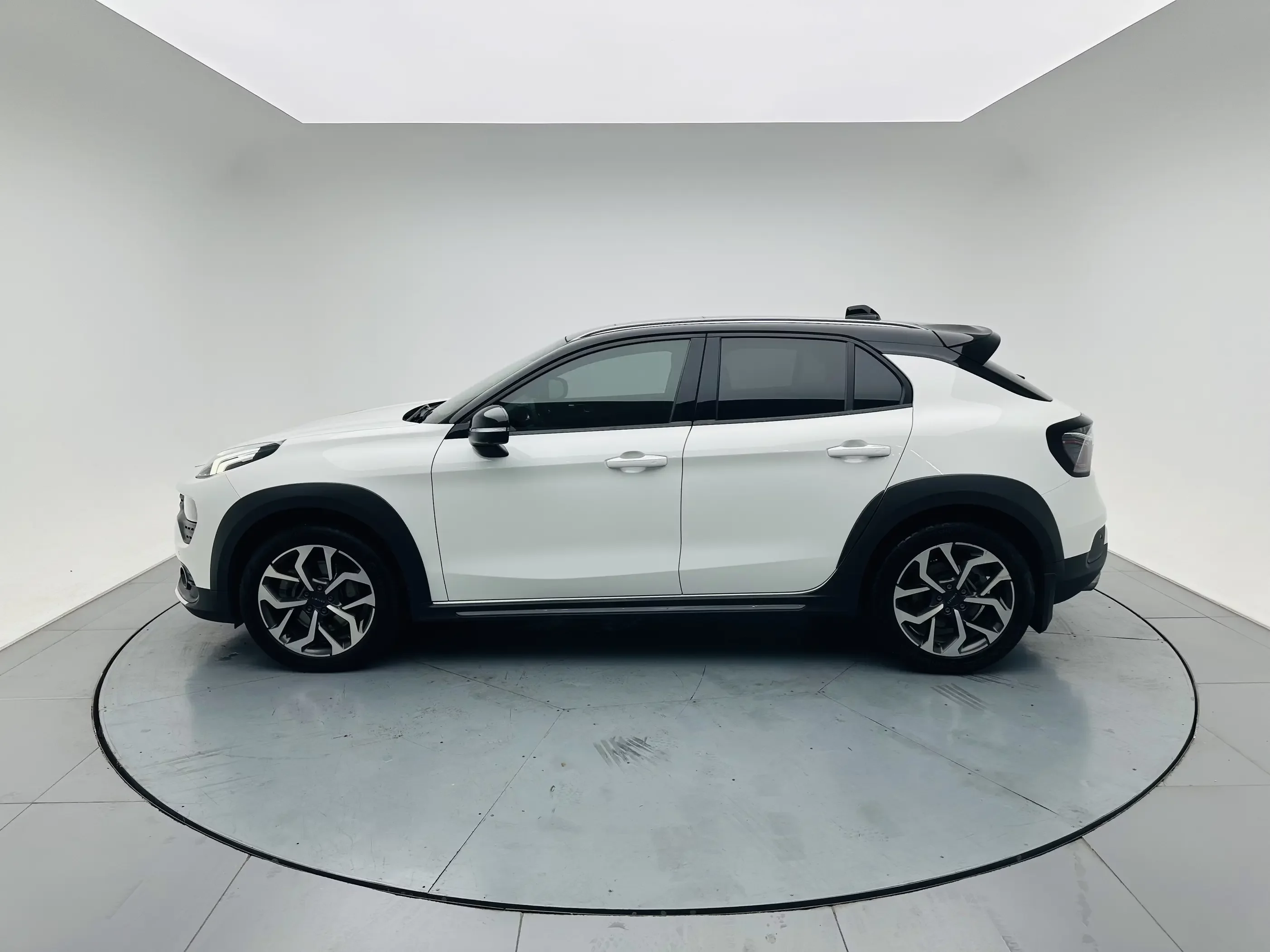 Lynk & Co 02