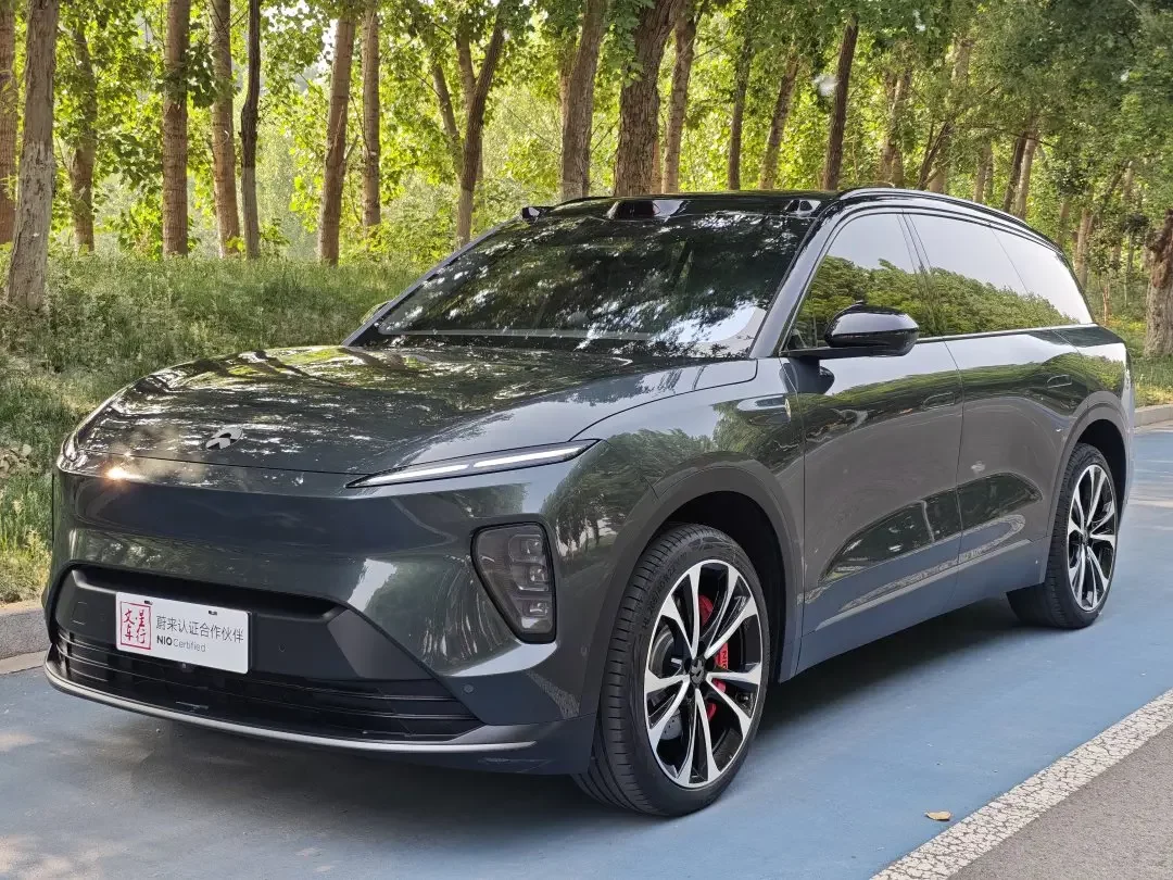 NIO ES8