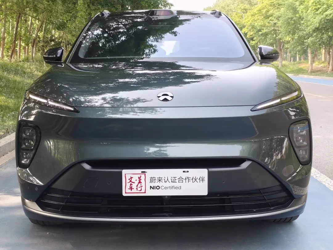 NIO ES8