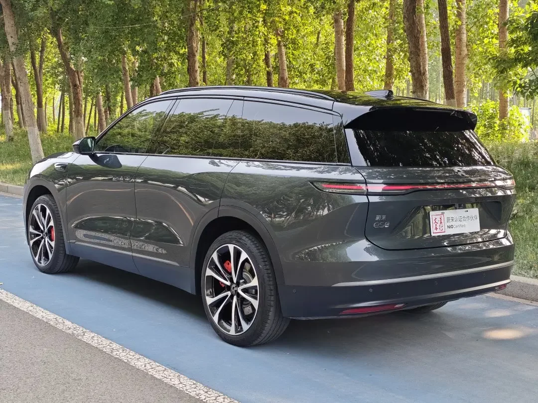 NIO ES8