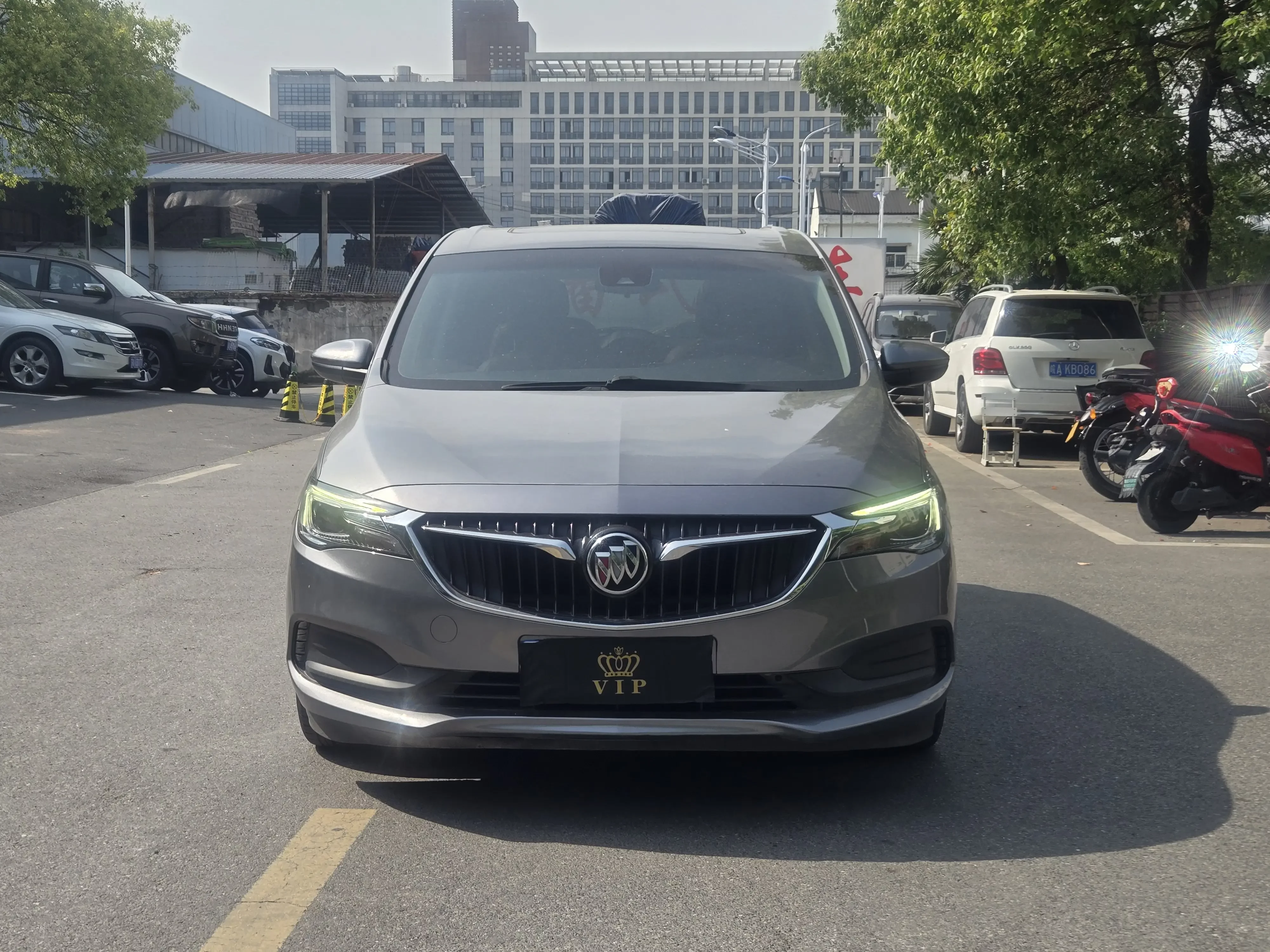 Buick GL6