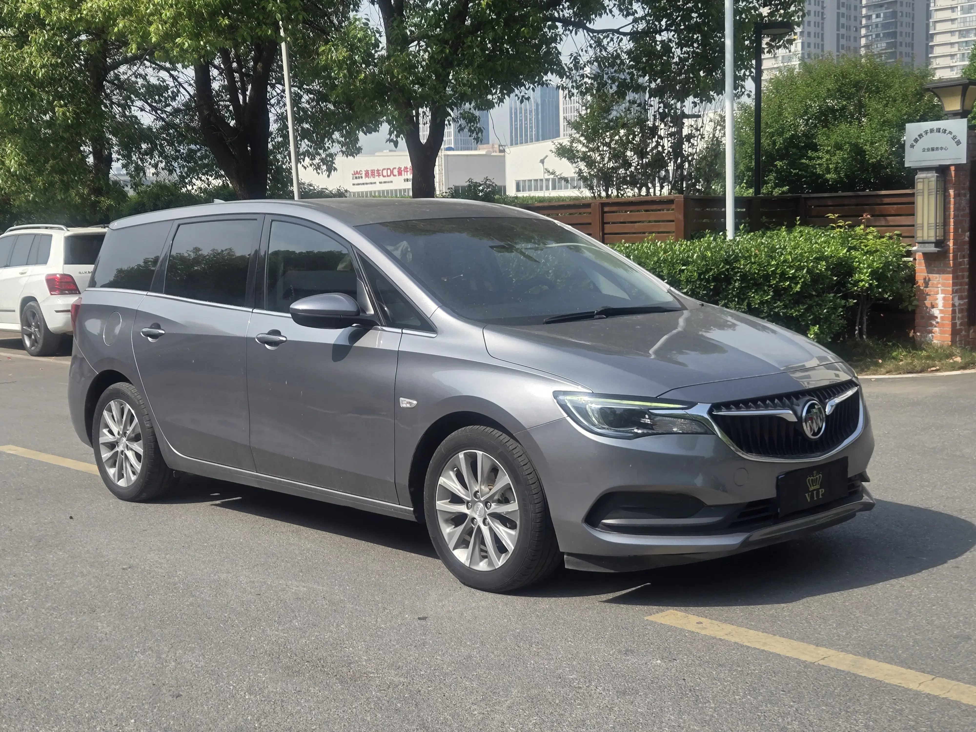 Buick GL6