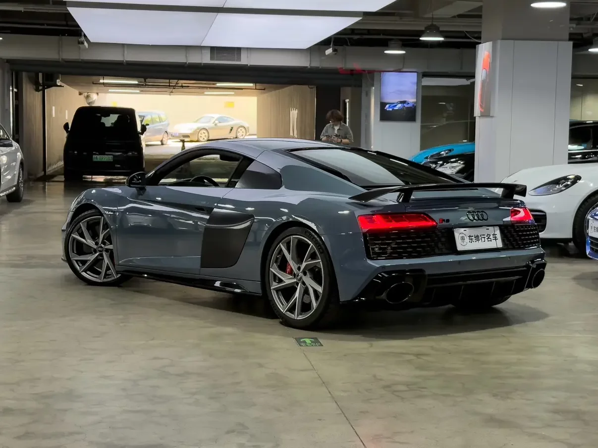 Audi R8