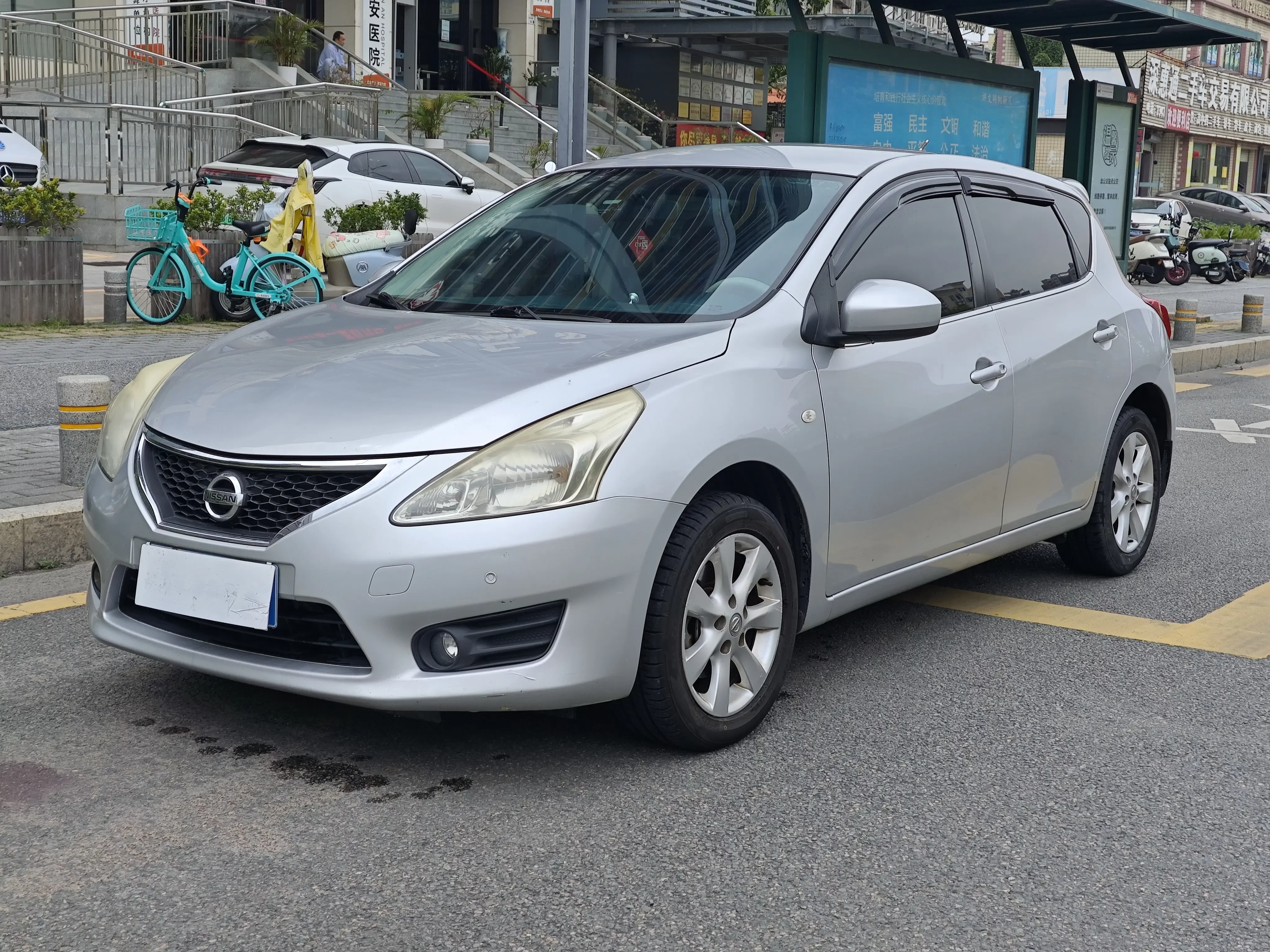 Nissan Tiida